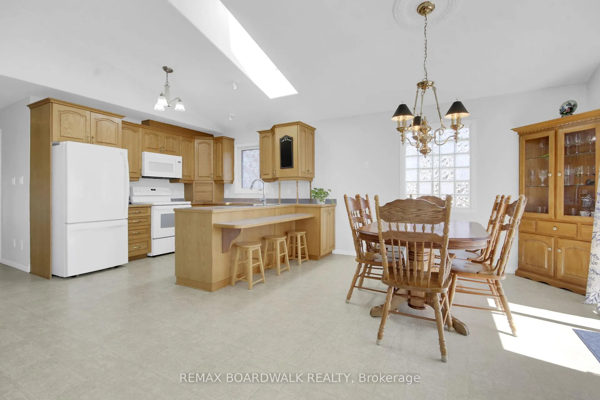 Photo 9 of 6658 Benoit Street, Ottawa, Chateauneuf — HOMEH