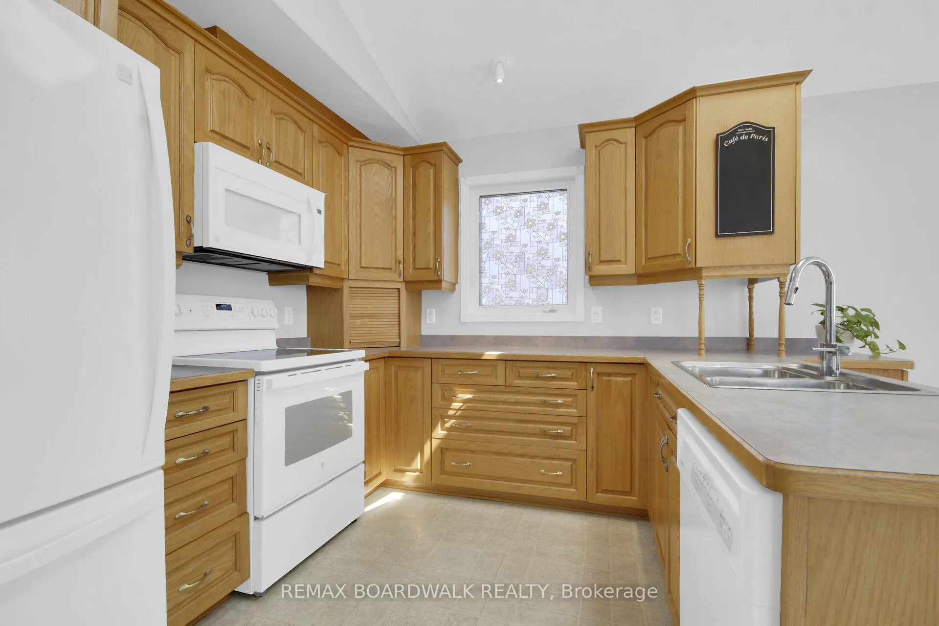 Photo 11 of 6658 Benoit Street, Ottawa, Chateauneuf — HOMEH