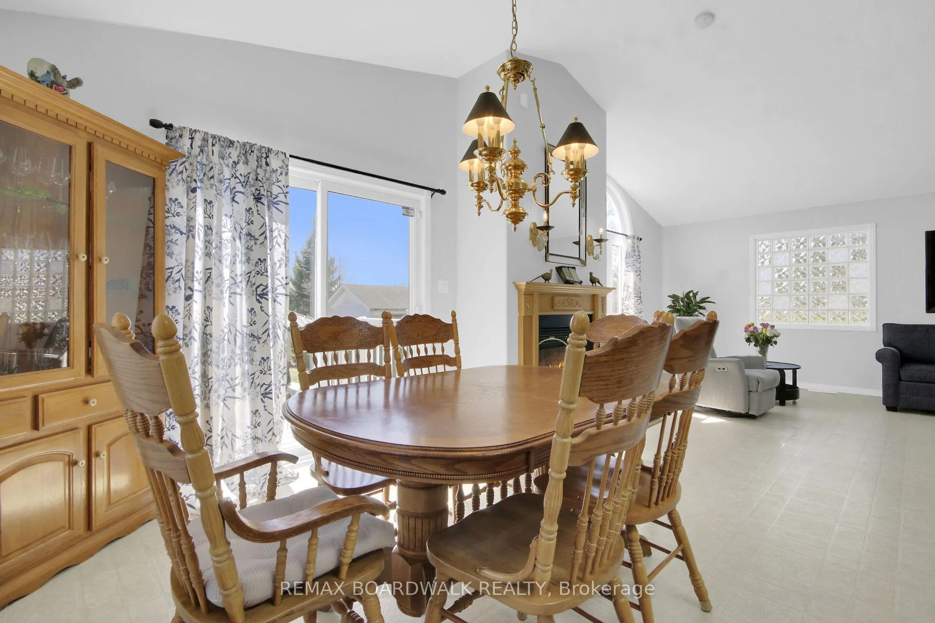 Photo 13 of 6658 Benoit Street, Ottawa, Chateauneuf — HOMEH
