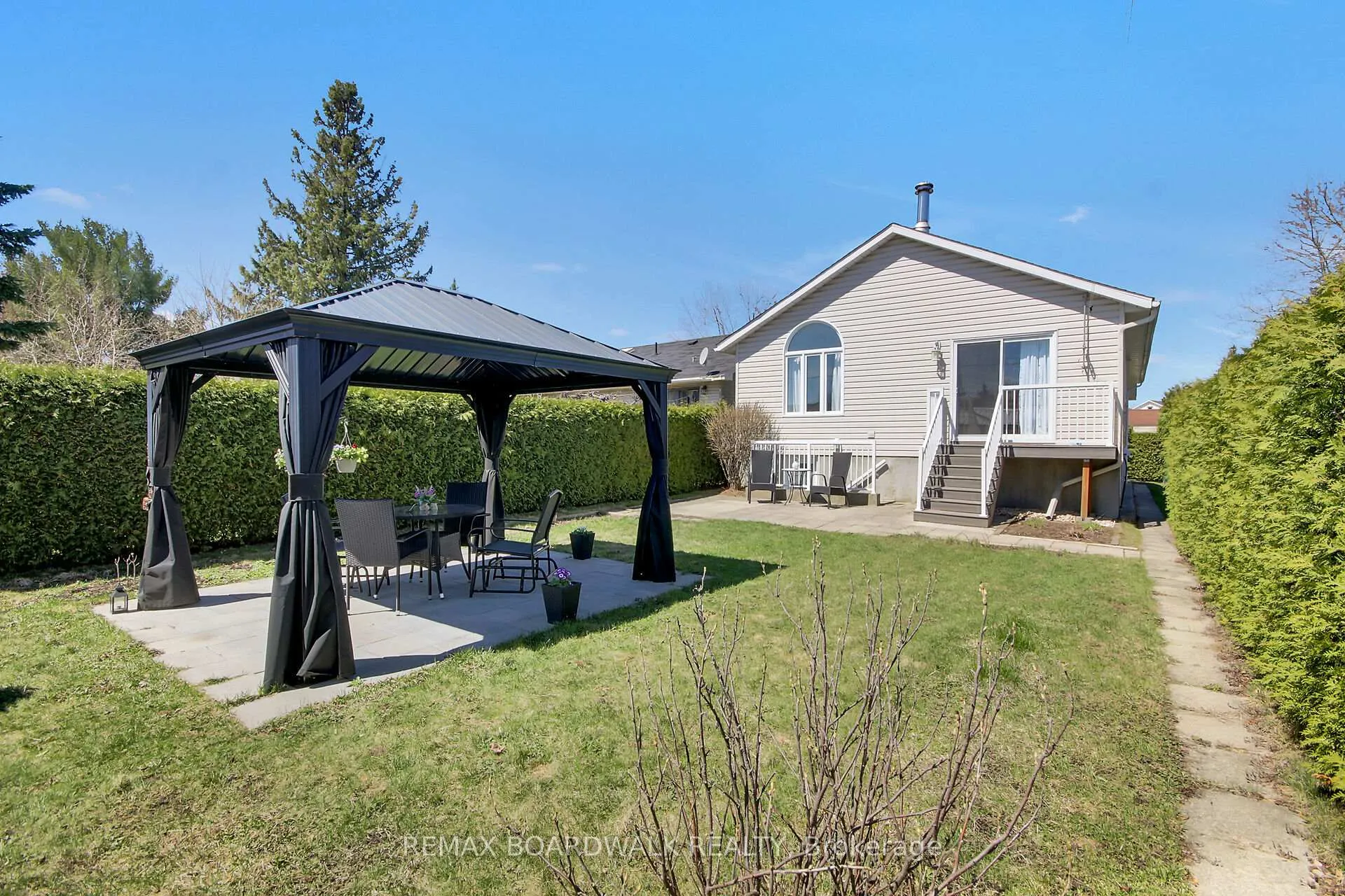 Photo 32 of 6658 Benoit Street, Ottawa, Chateauneuf — HOMEH