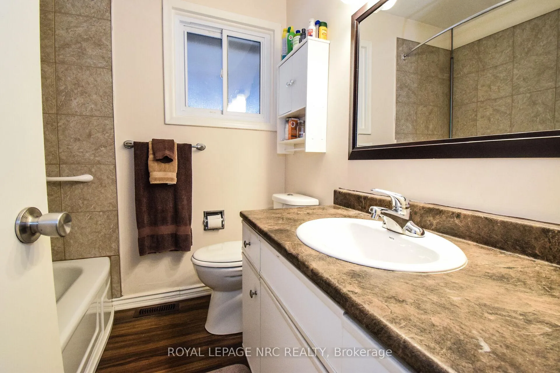 Photo 17 of 11 Grosvenor Street, St. Catharines, Bunting/Linwell — HOMEH