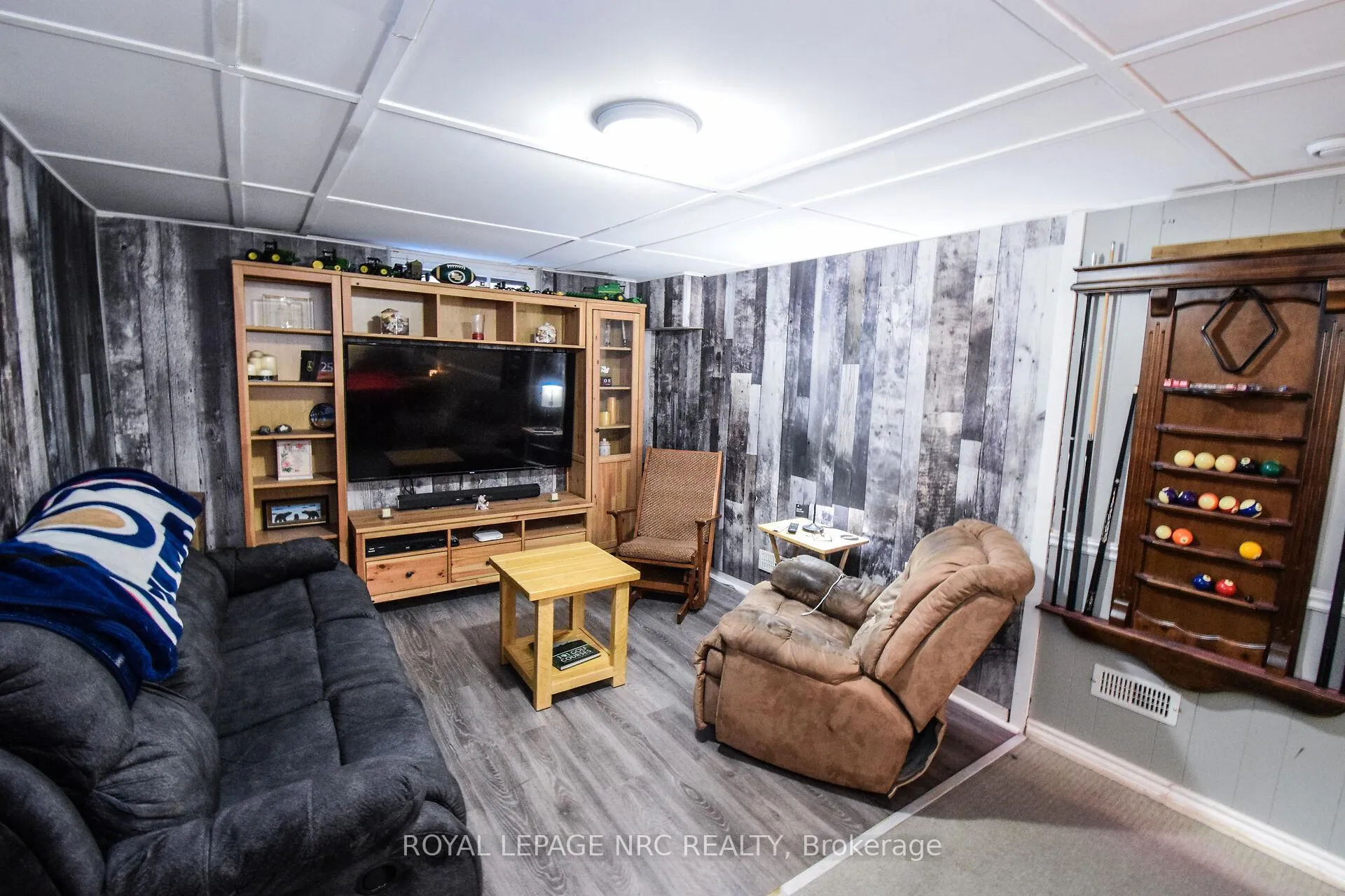 Photo 24 of 11 Grosvenor Street, St. Catharines, Bunting/Linwell — HOMEH