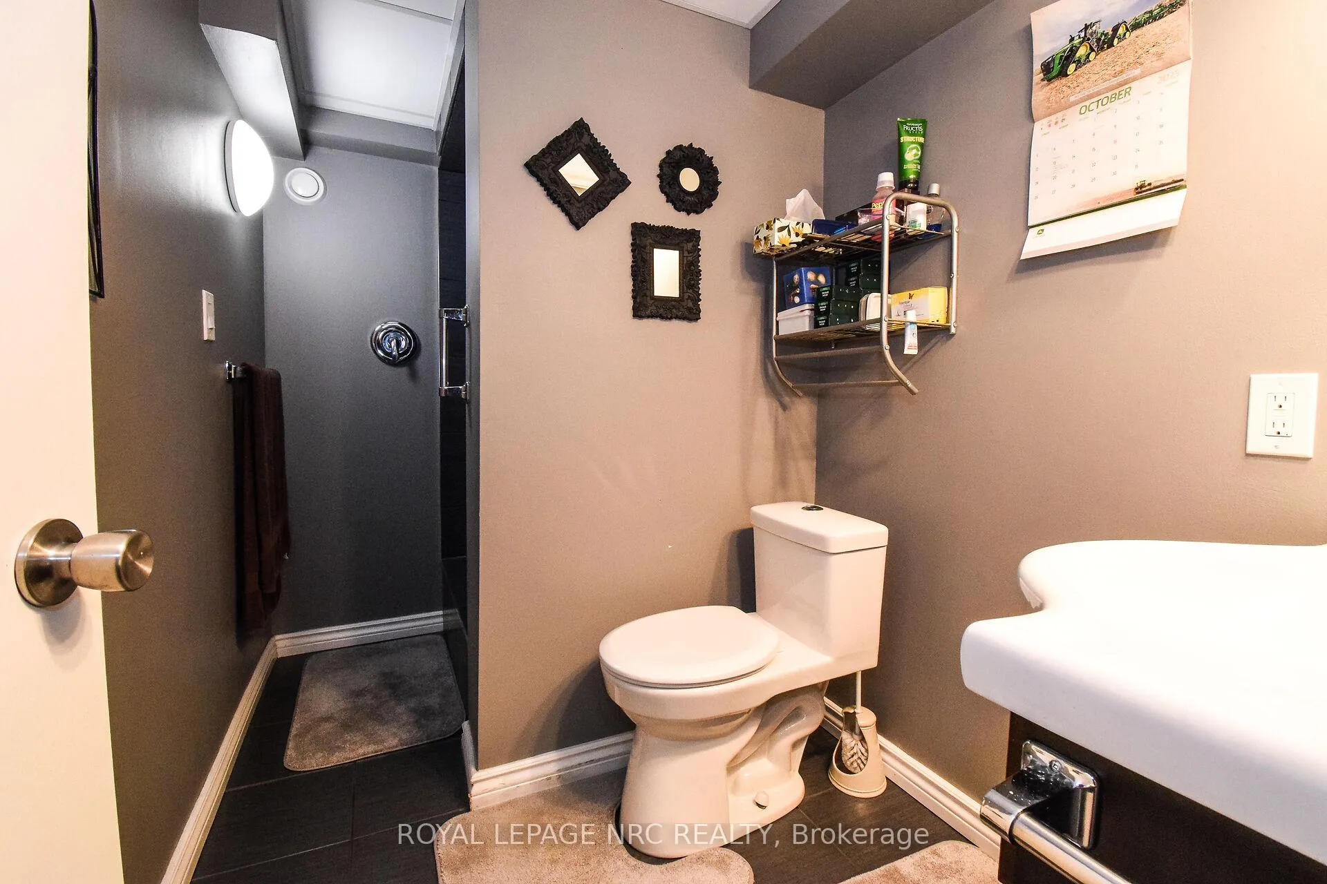 Photo 32 of 11 Grosvenor Street, St. Catharines, Bunting/Linwell — HOMEH