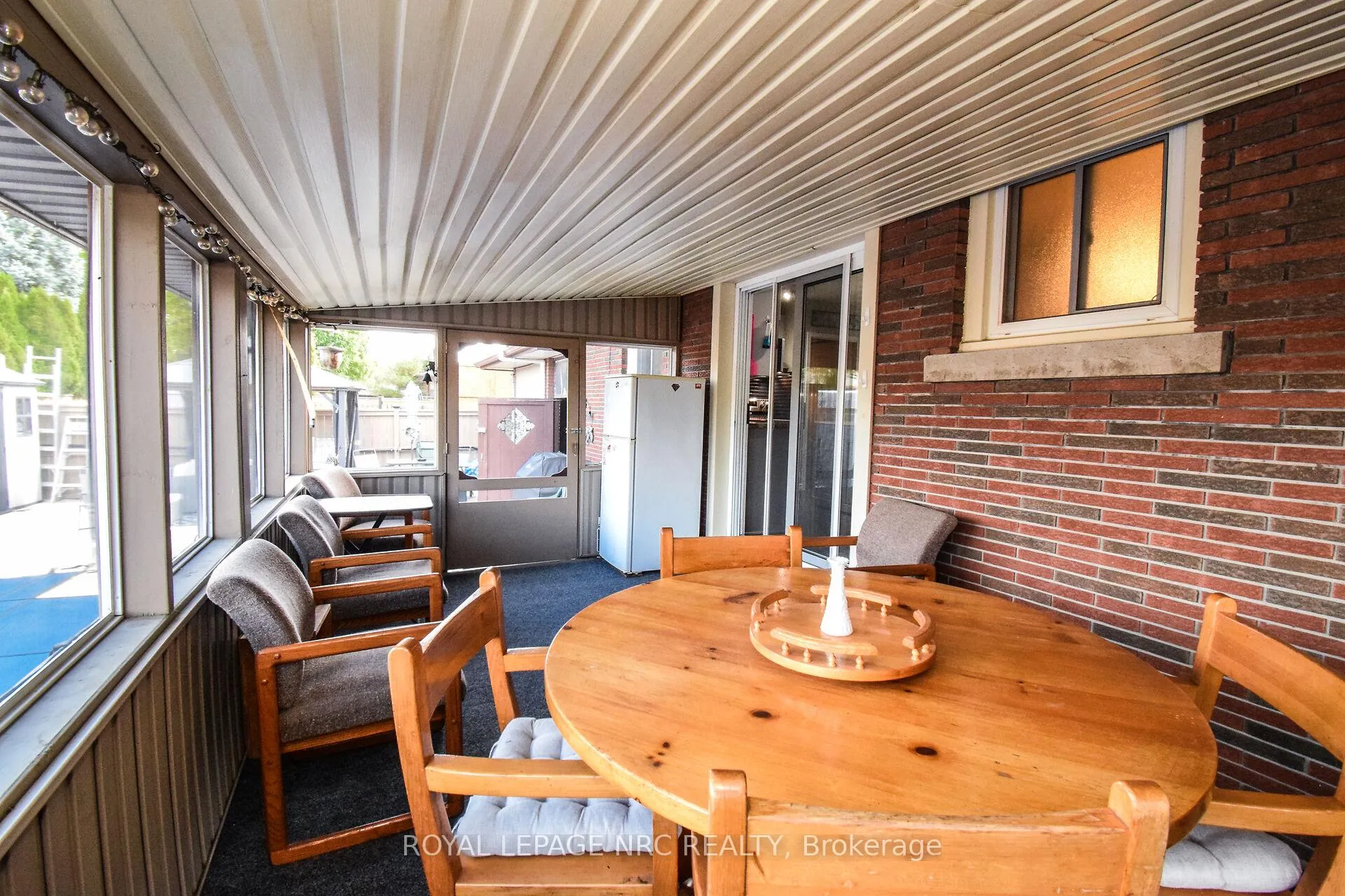 Photo 35 of 11 Grosvenor Street, St. Catharines, Bunting/Linwell — HOMEH
