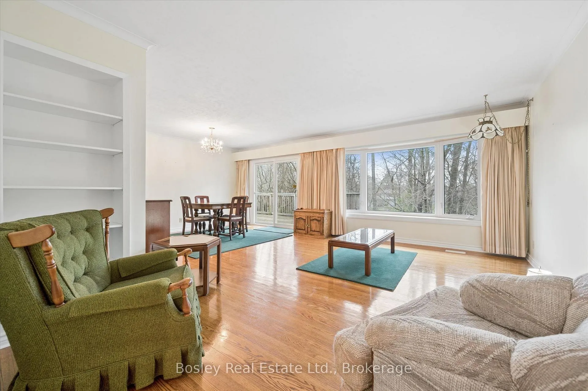 Photo 4 of 30 Stonybrook Drive, Kitchener — HOMEH