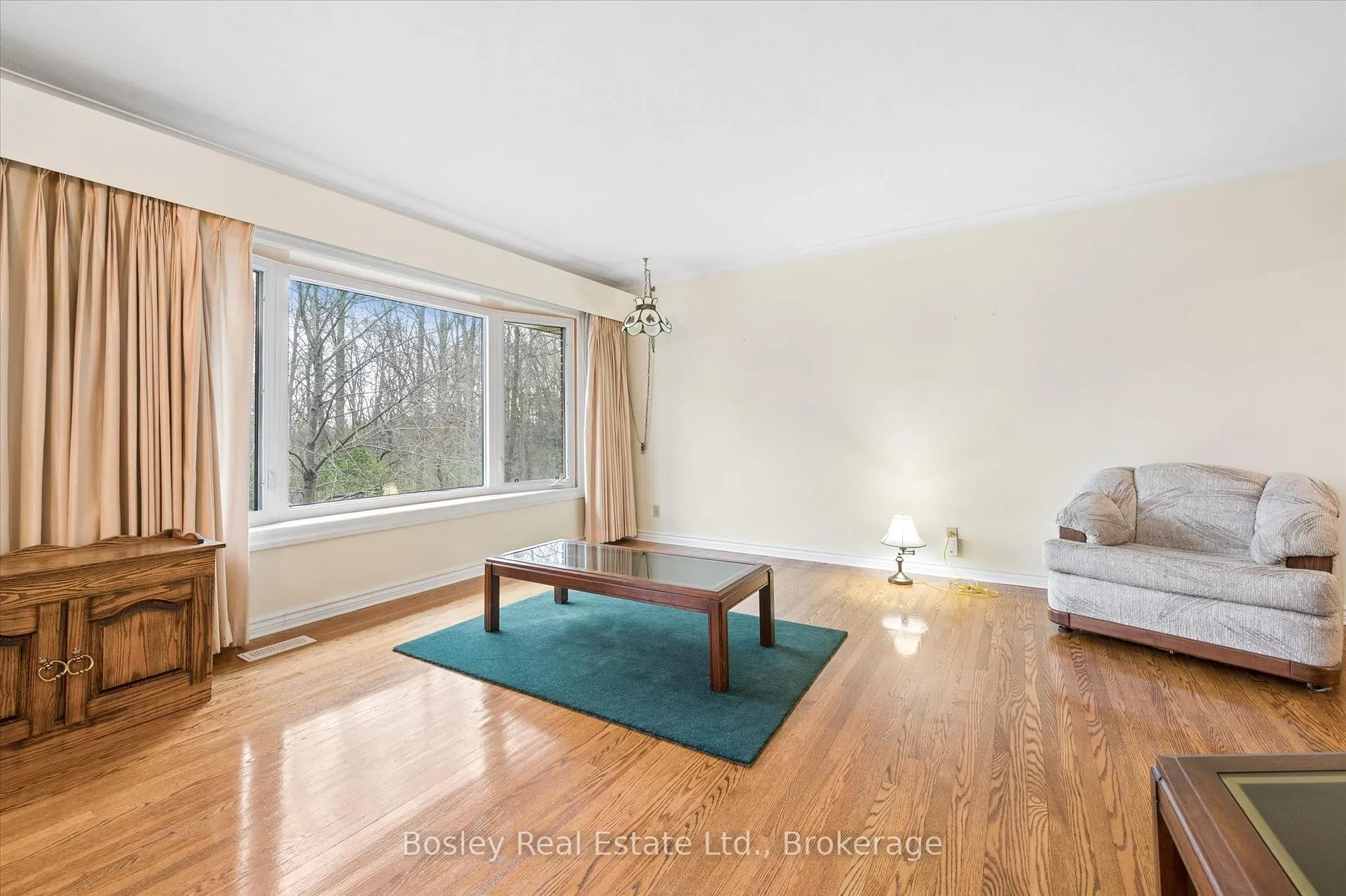 Photo 6 of 30 Stonybrook Drive, Kitchener — HOMEH