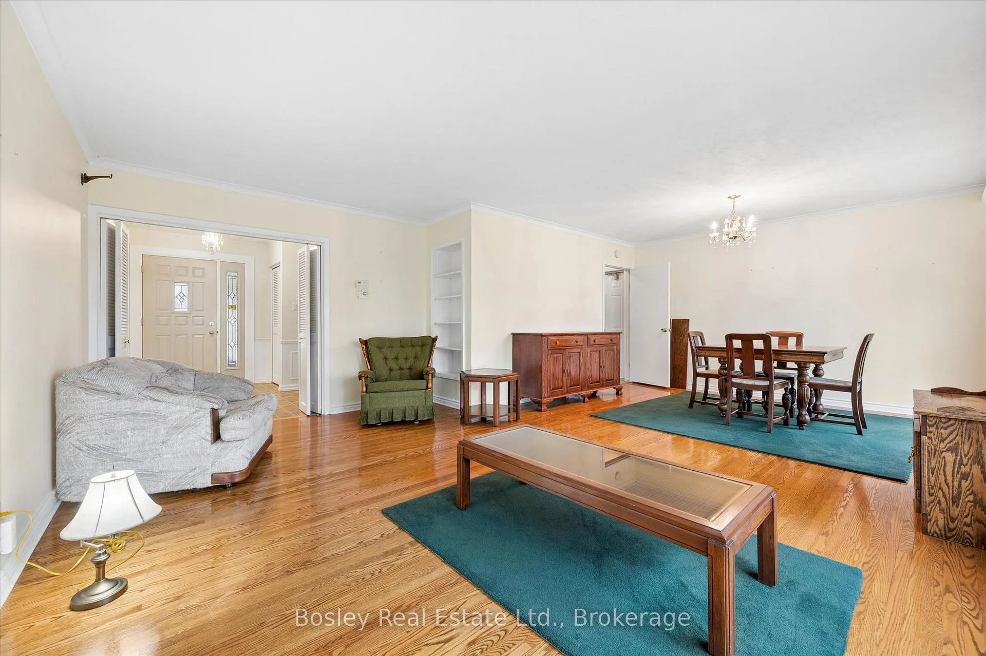 Photo 7 of 30 Stonybrook Drive, Kitchener — HOMEH