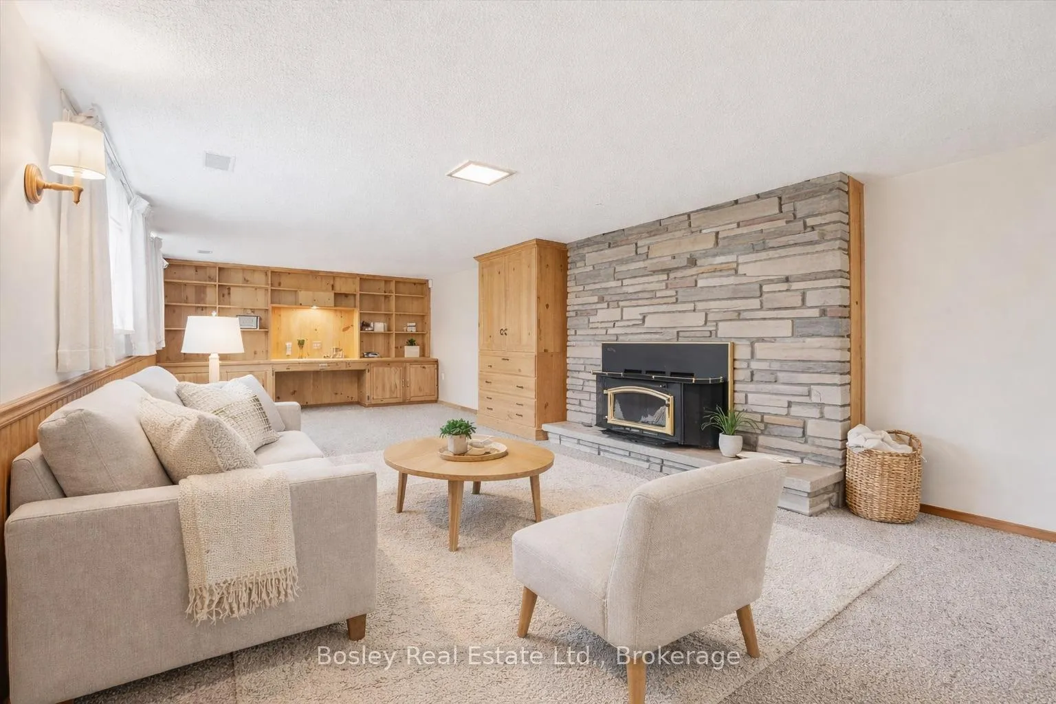 Photo 23 of 30 Stonybrook Drive, Kitchener — HOMEH