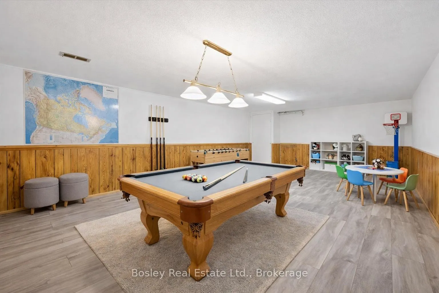 Photo 29 of 30 Stonybrook Drive, Kitchener — HOMEH