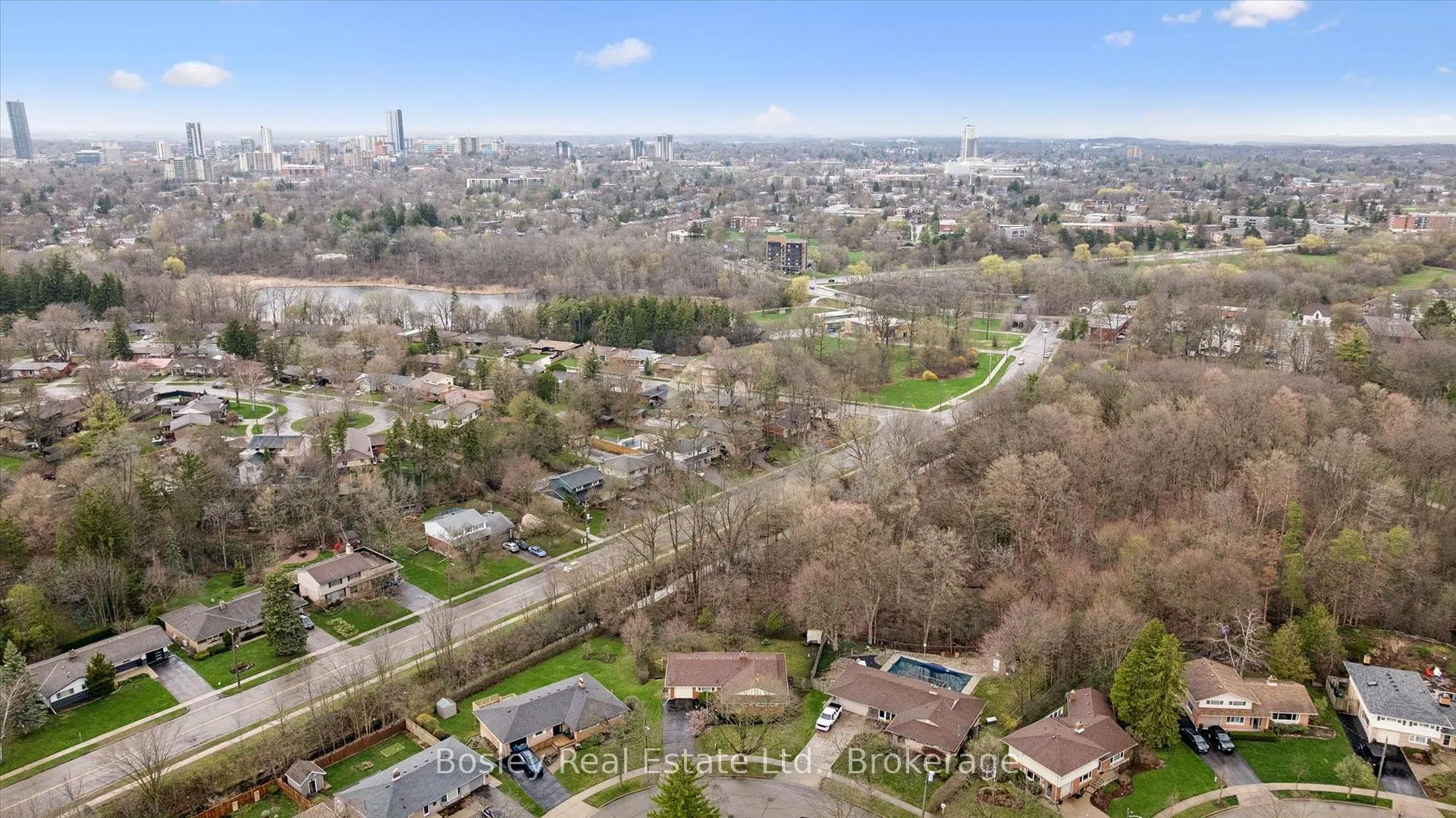 Photo 41 of 30 Stonybrook Drive, Kitchener — HOMEH
