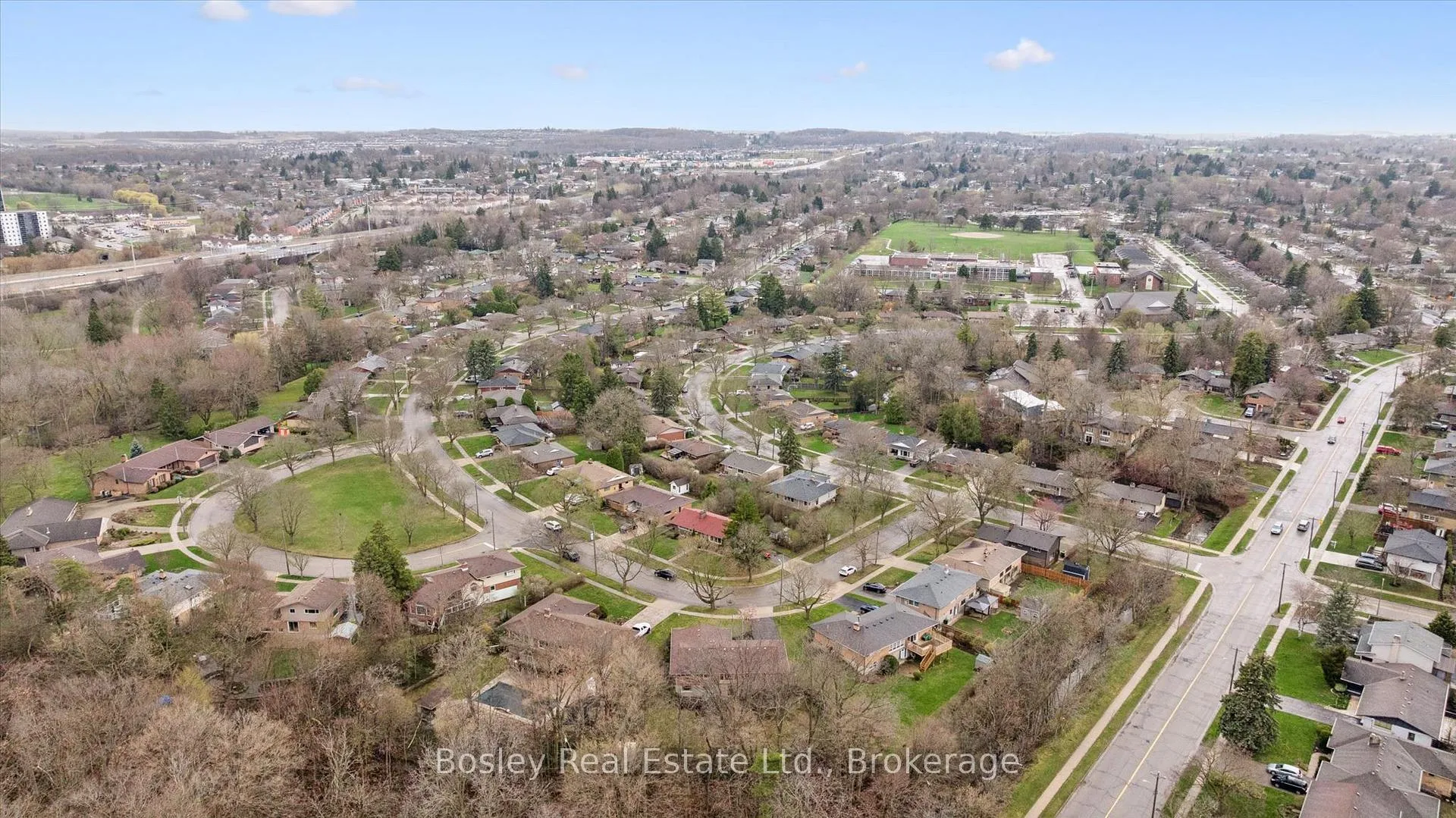 Photo 42 of 30 Stonybrook Drive, Kitchener — HOMEH