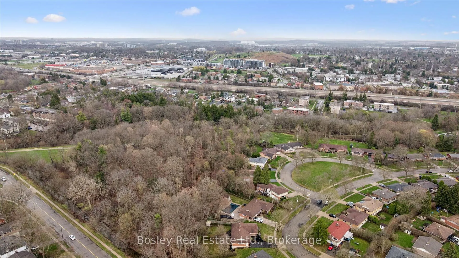 Photo 44 of 30 Stonybrook Drive, Kitchener — HOMEH