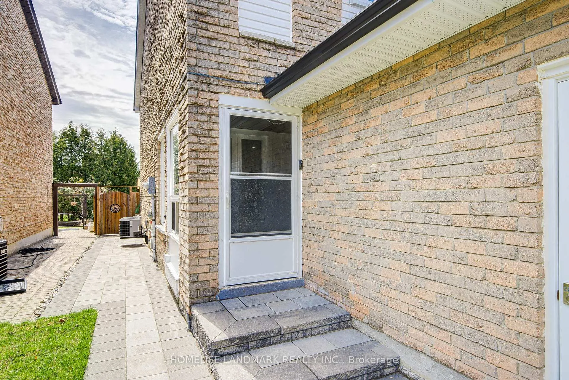 Photo 2 of 45 Longmeadow Crescent, Markham, Milliken Mills West — HOMEH