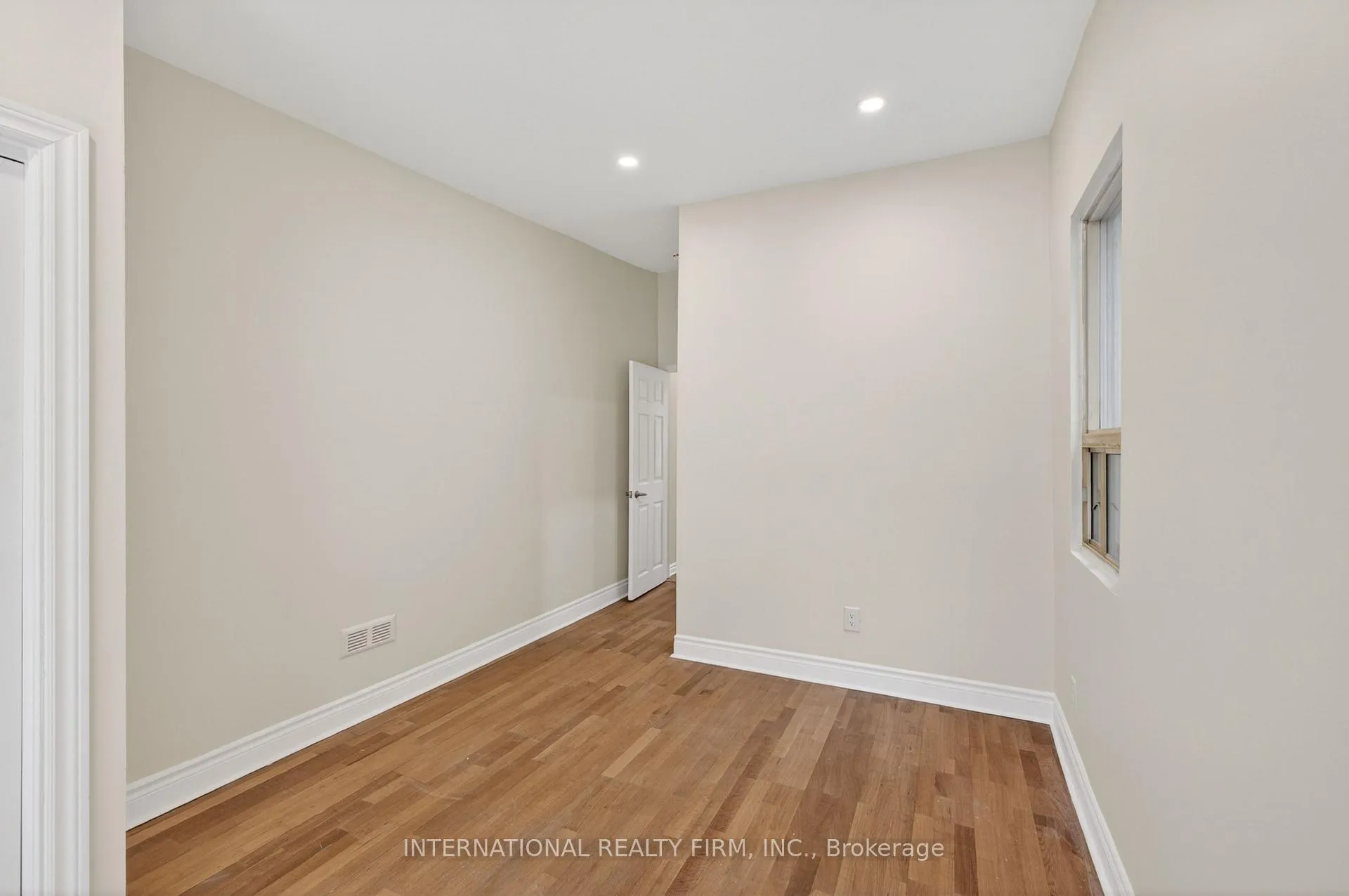 Photo 11 of Unit 2, 269 Ontario Street, Toronto, Moss Park — HOMEH