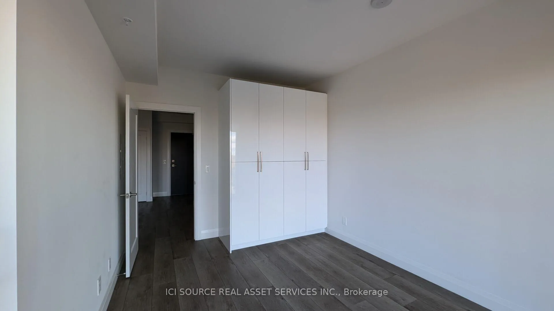 Photo 5 of Unit 806, 500 Brock Avenue, Burlington, Brant — HOMEH