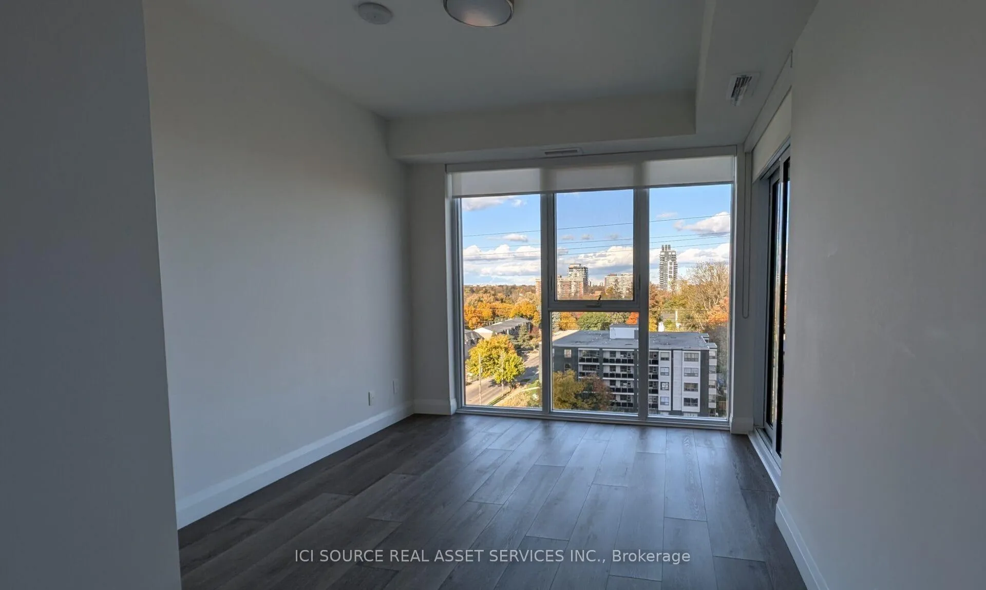 Photo 6 of Unit 806, 500 Brock Avenue, Burlington, Brant — HOMEH