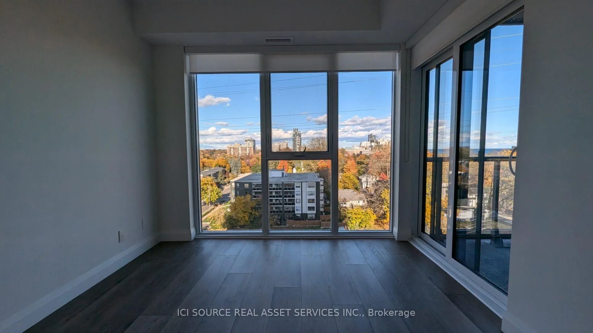 Photo 7 of Unit 806, 500 Brock Avenue, Burlington, Brant — HOMEH