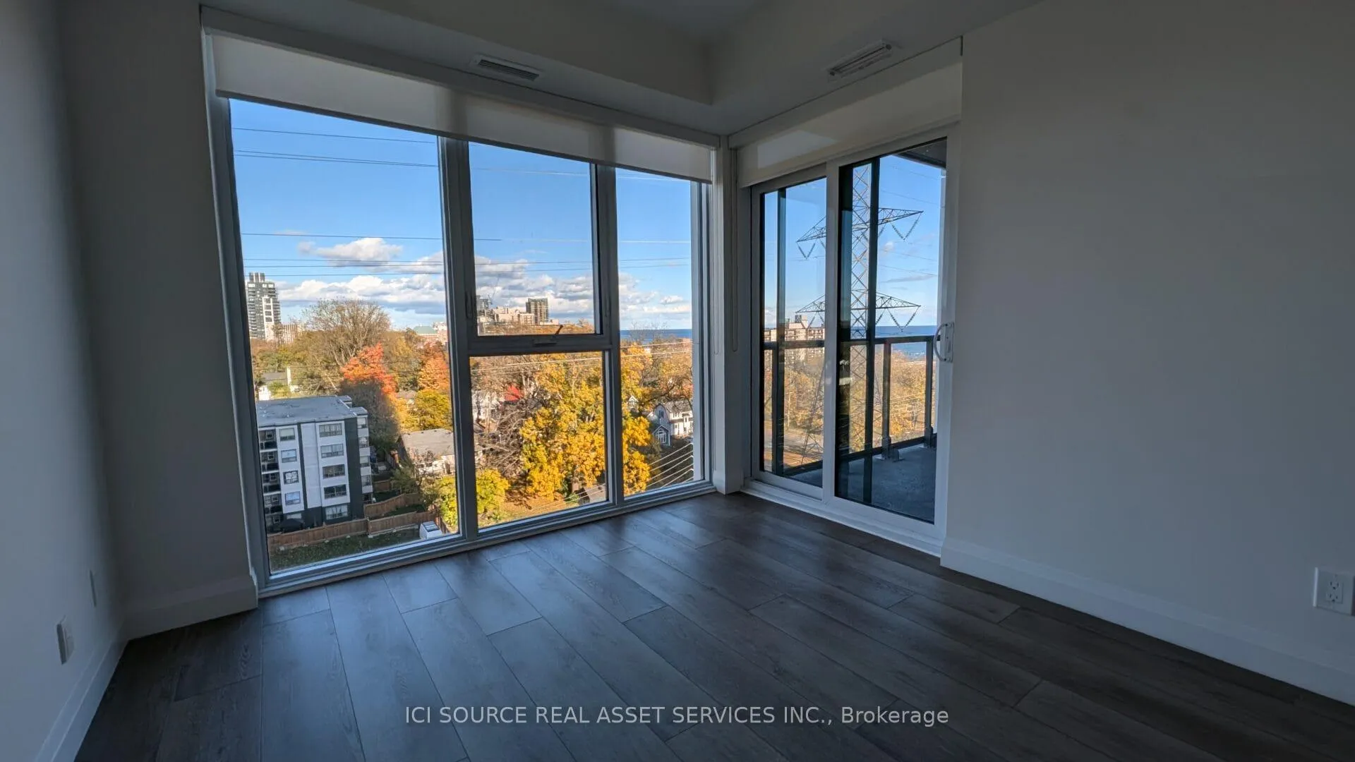 Photo 8 of Unit 806, 500 Brock Avenue, Burlington, Brant — HOMEH