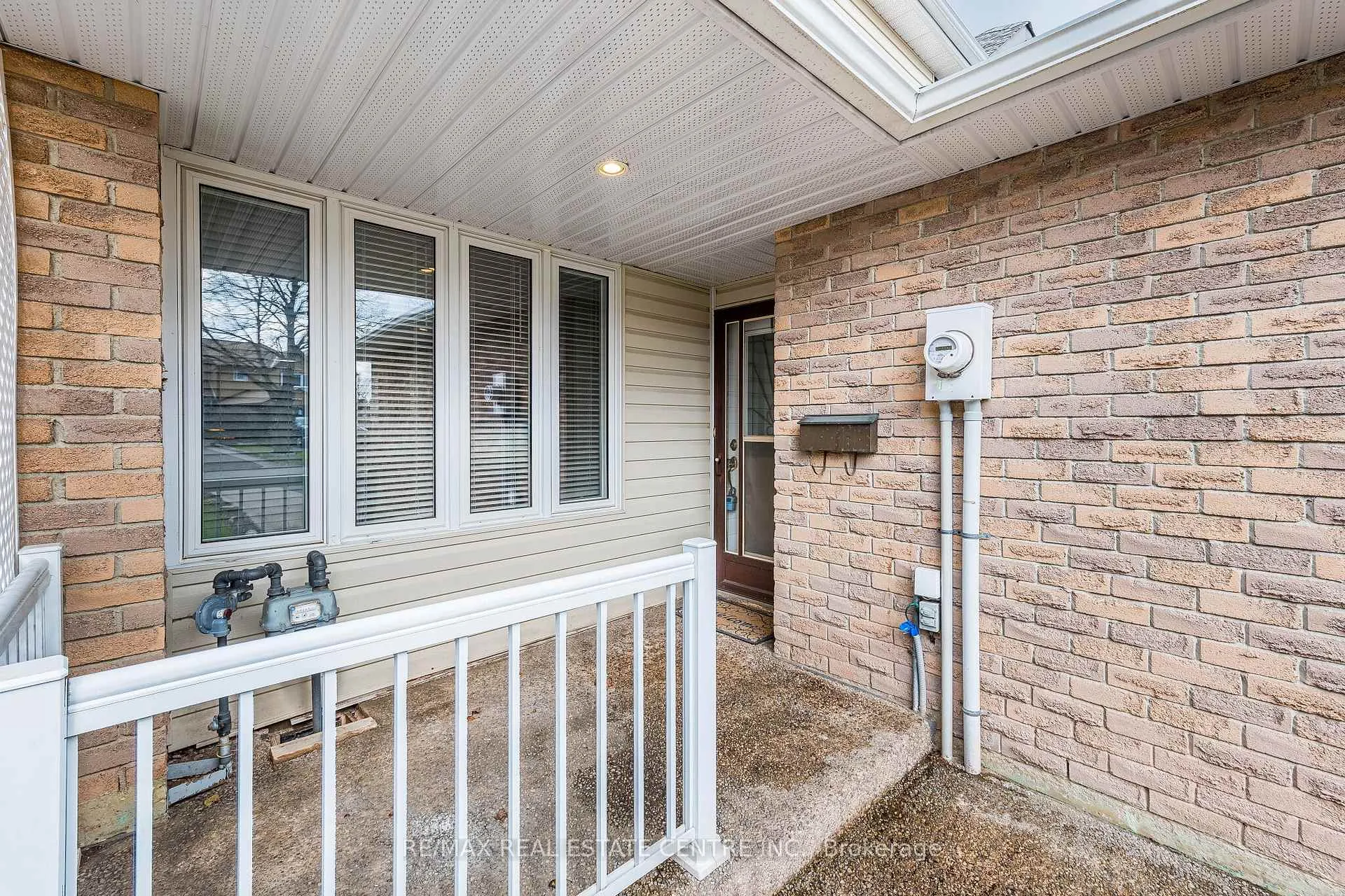 Photo 3 of 34 Berkshire Square, Brampton, Heart Lake East — HOMEH