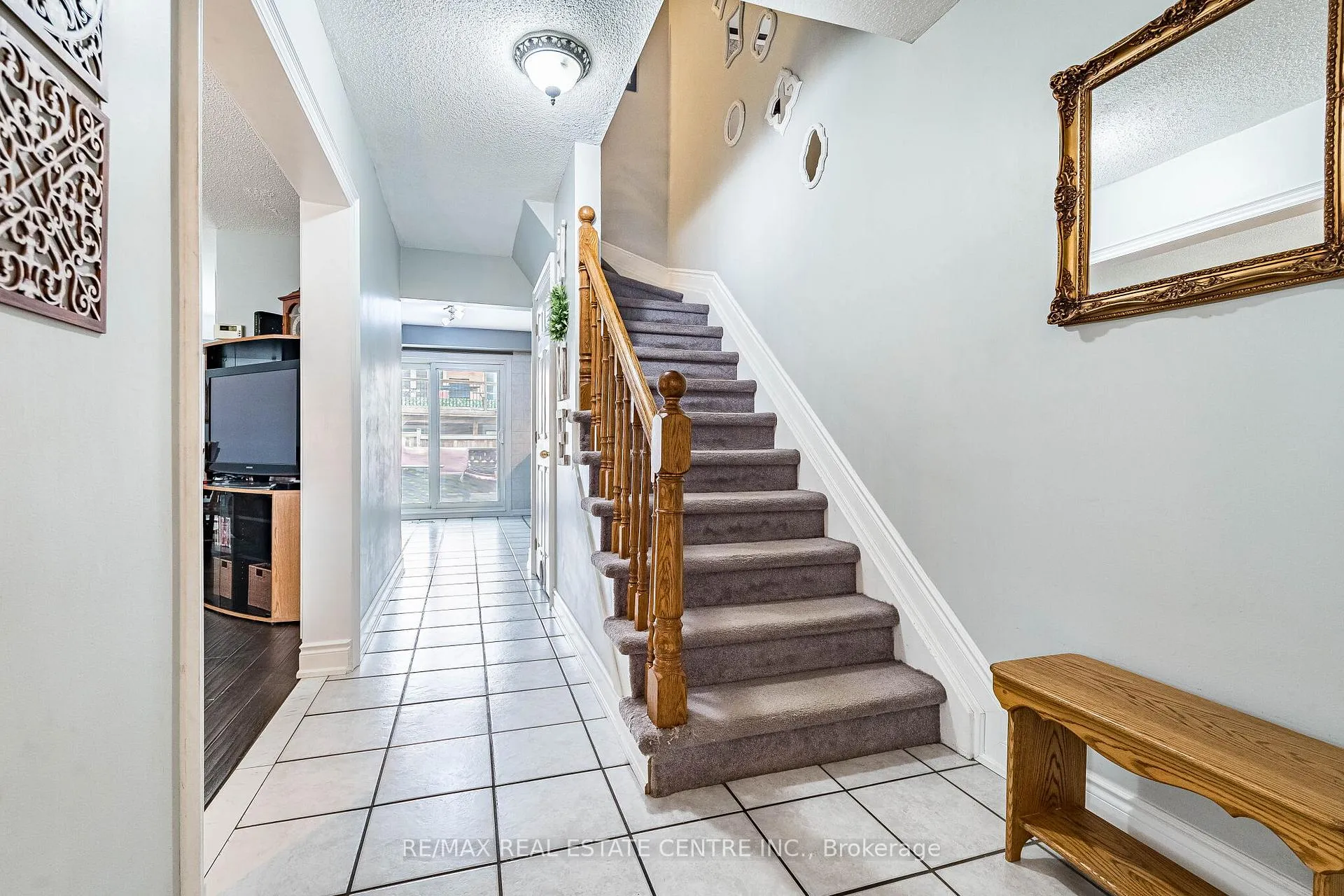 Photo 5 of 34 Berkshire Square, Brampton, Heart Lake East — HOMEH