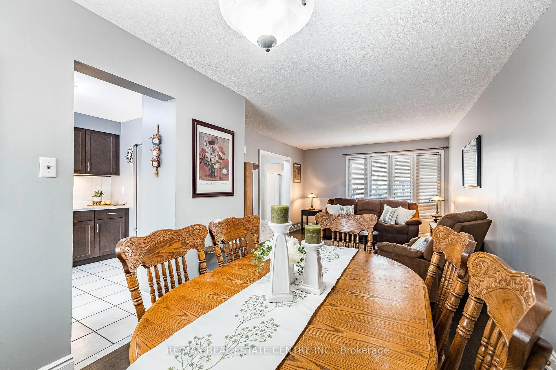 Photo 10 of 34 Berkshire Square, Brampton, Heart Lake East — HOMEH
