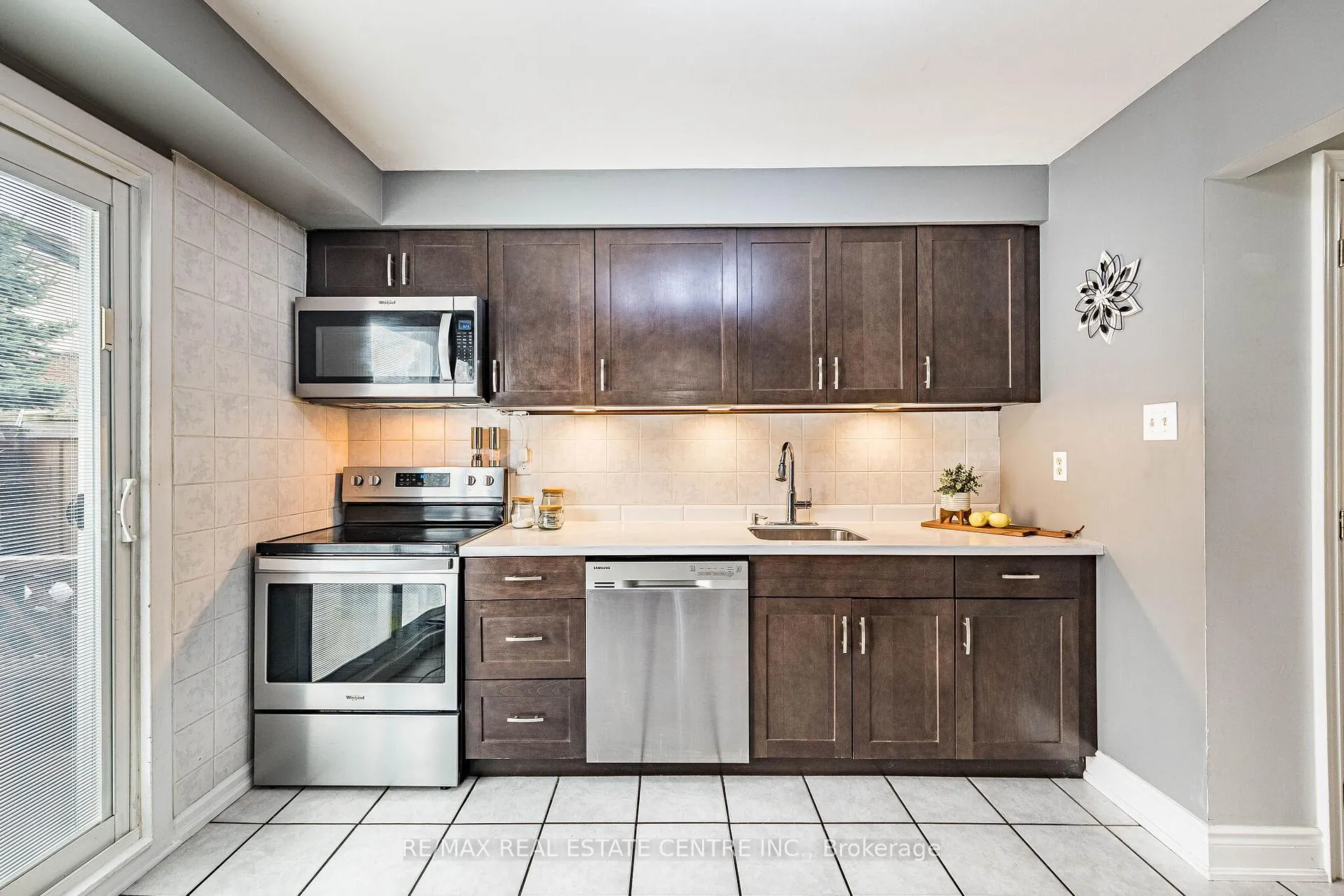 Photo 11 of 34 Berkshire Square, Brampton, Heart Lake East — HOMEH