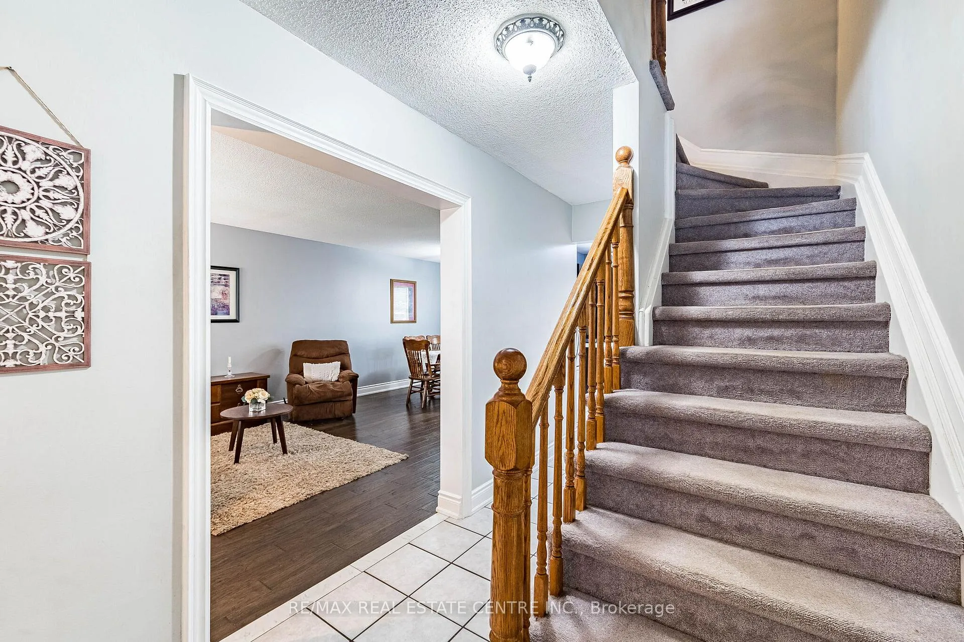Photo 15 of 34 Berkshire Square, Brampton, Heart Lake East — HOMEH