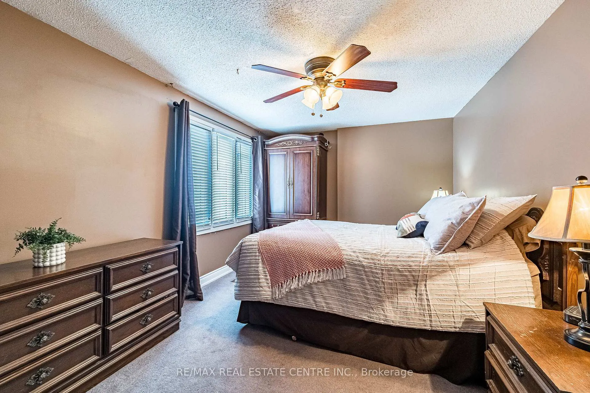 Photo 16 of 34 Berkshire Square, Brampton, Heart Lake East — HOMEH