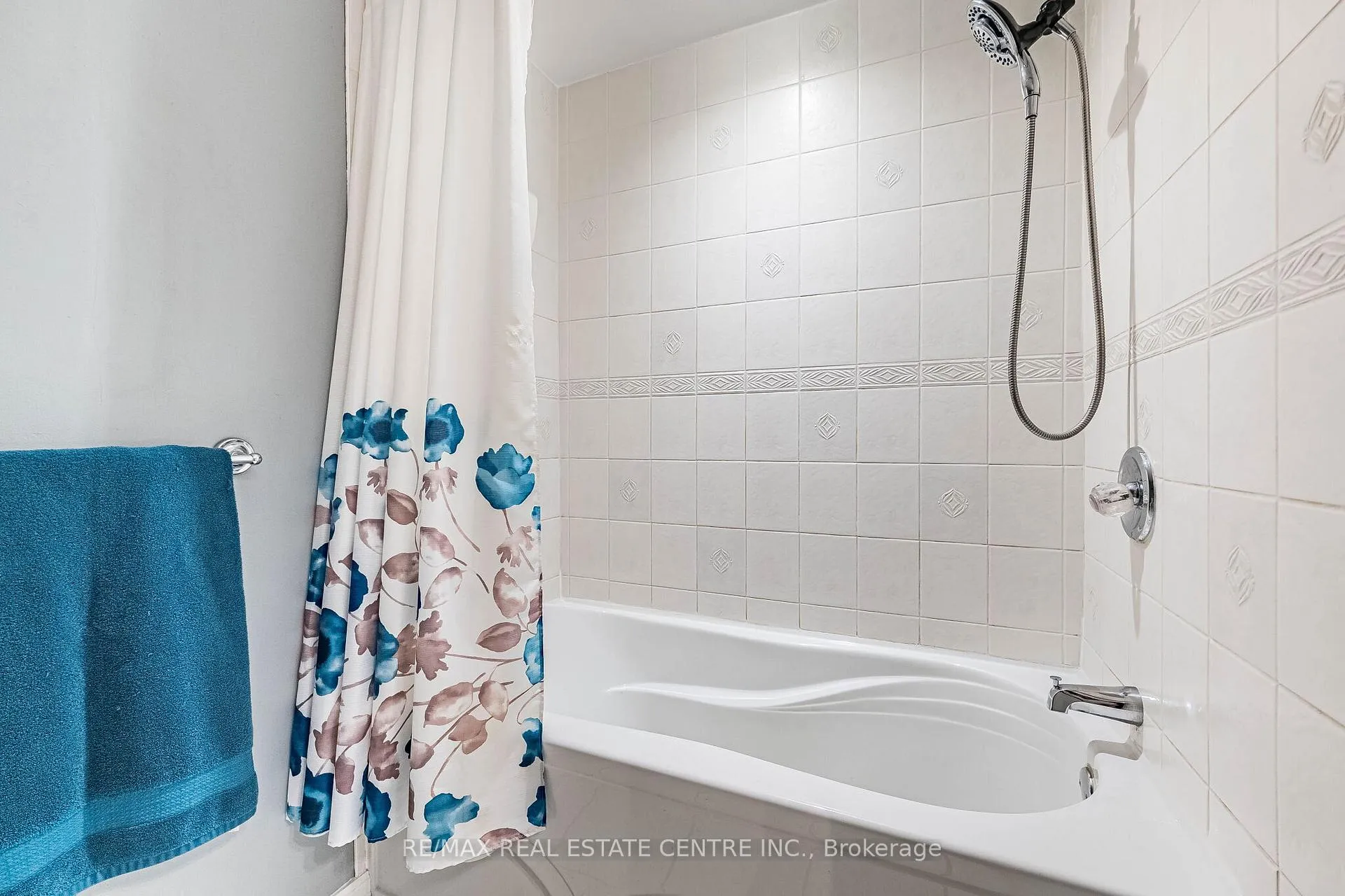 Photo 24 of 34 Berkshire Square, Brampton, Heart Lake East — HOMEH