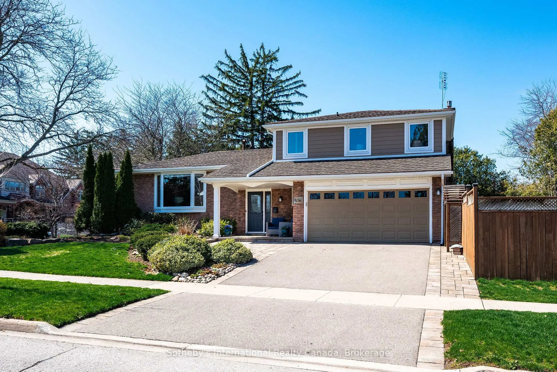 Photo 3 of 4151 Spruce Avenue, Burlington, Shoreacres — HOMEH