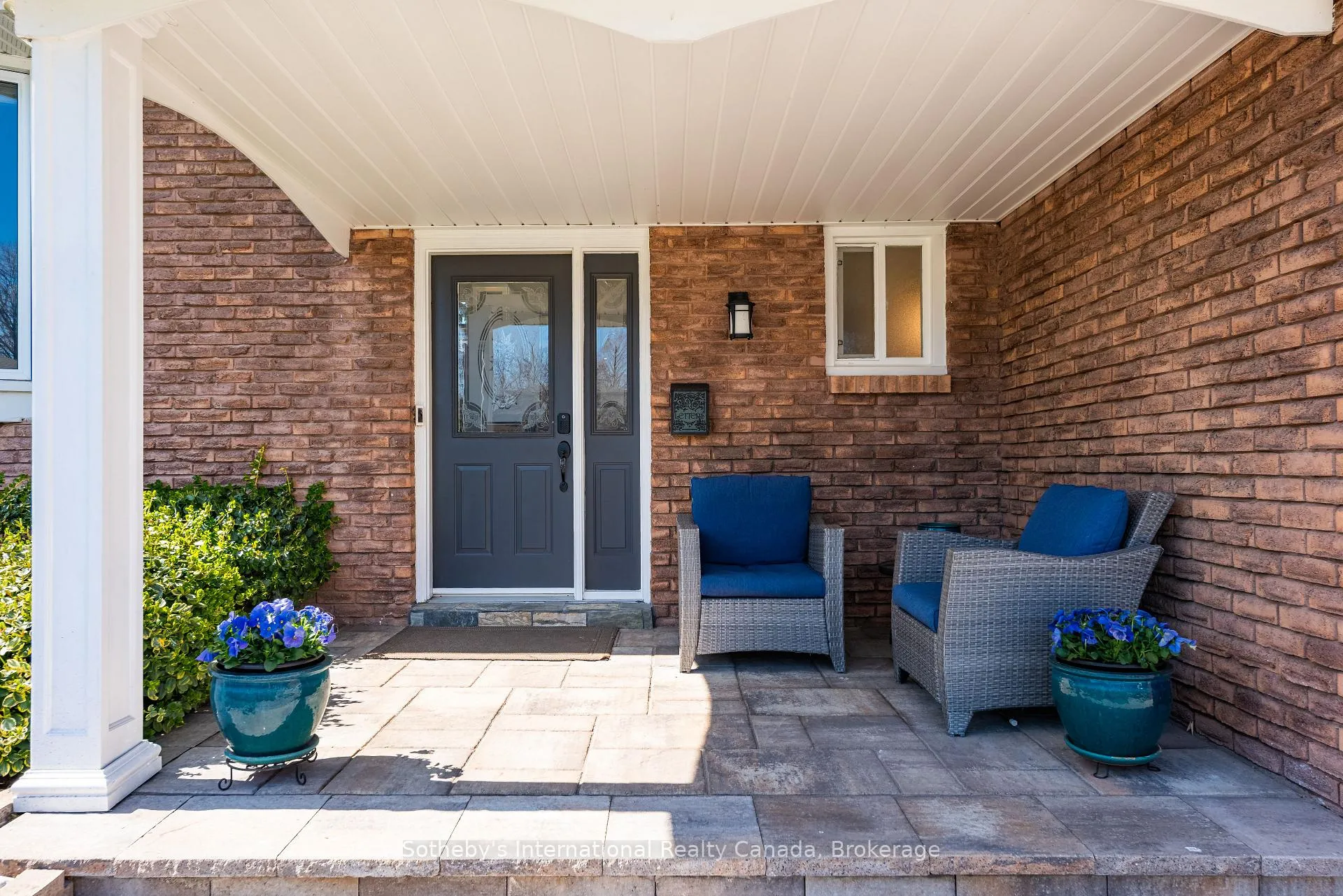 Photo 4 of 4151 Spruce Avenue, Burlington, Shoreacres — HOMEH