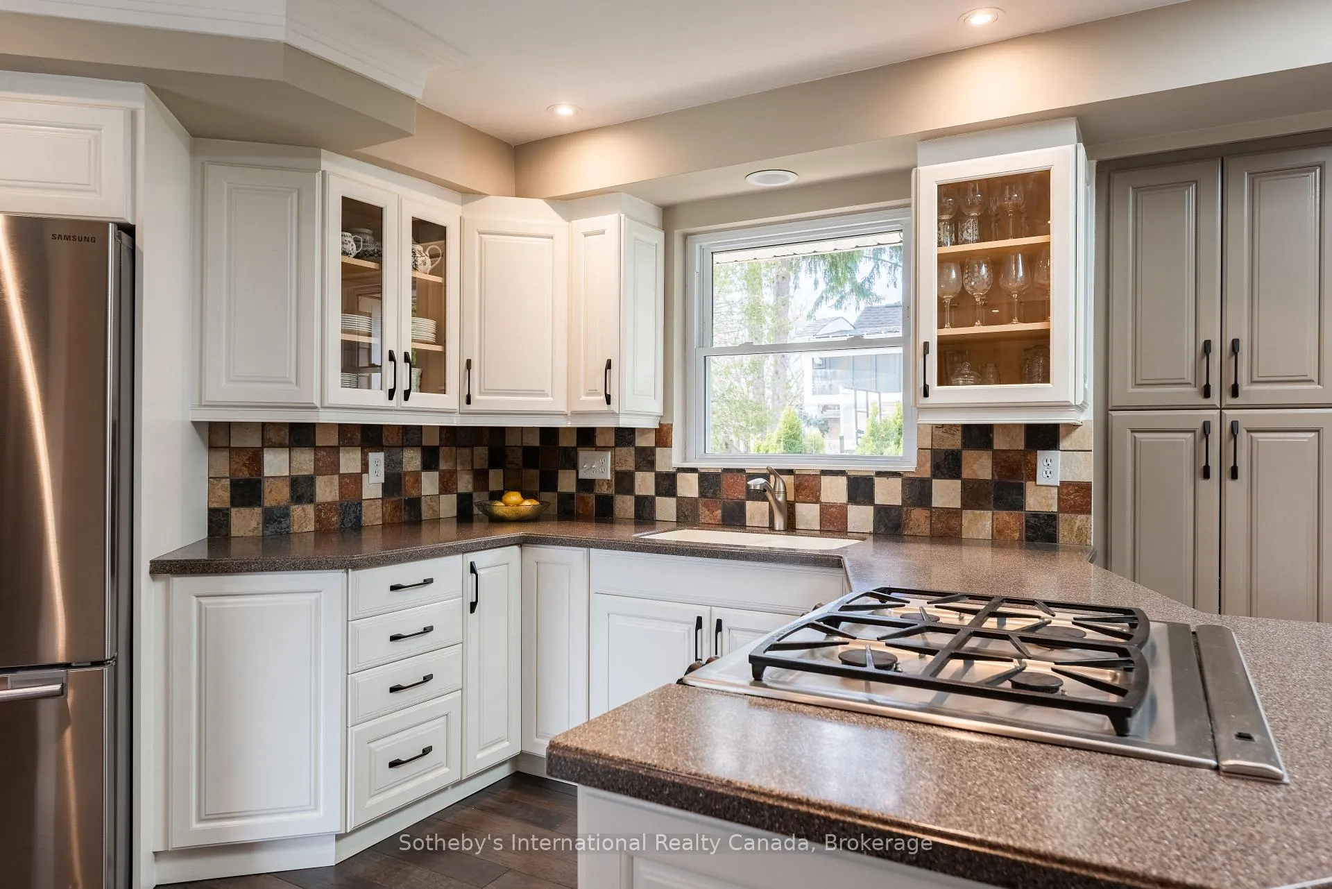 Photo 9 of 4151 Spruce Avenue, Burlington, Shoreacres — HOMEH