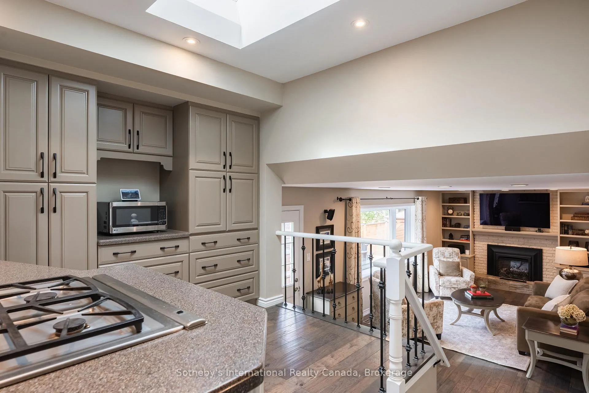 Photo 13 of 4151 Spruce Avenue, Burlington, Shoreacres — HOMEH