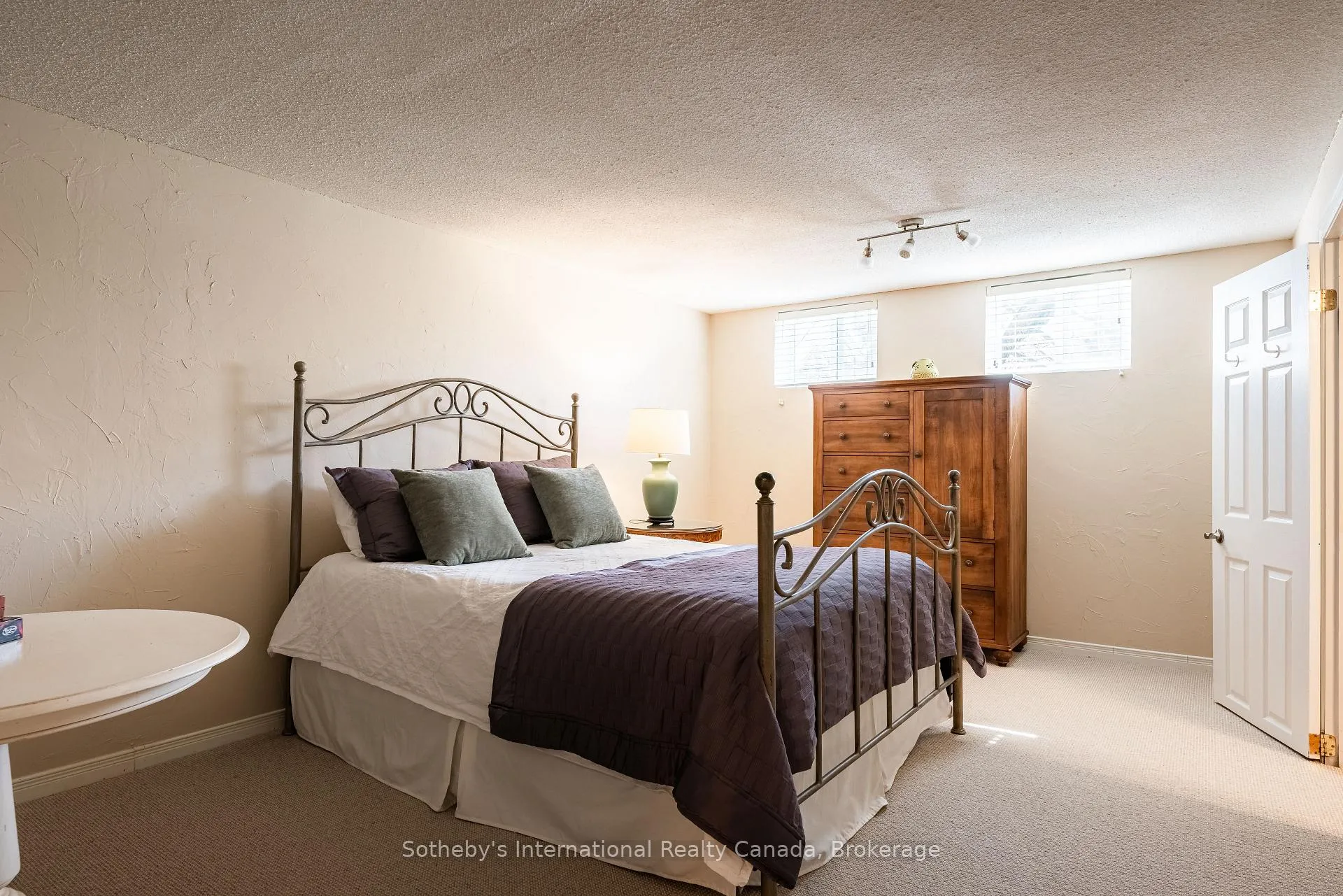 Photo 29 of 4151 Spruce Avenue, Burlington, Shoreacres — HOMEH
