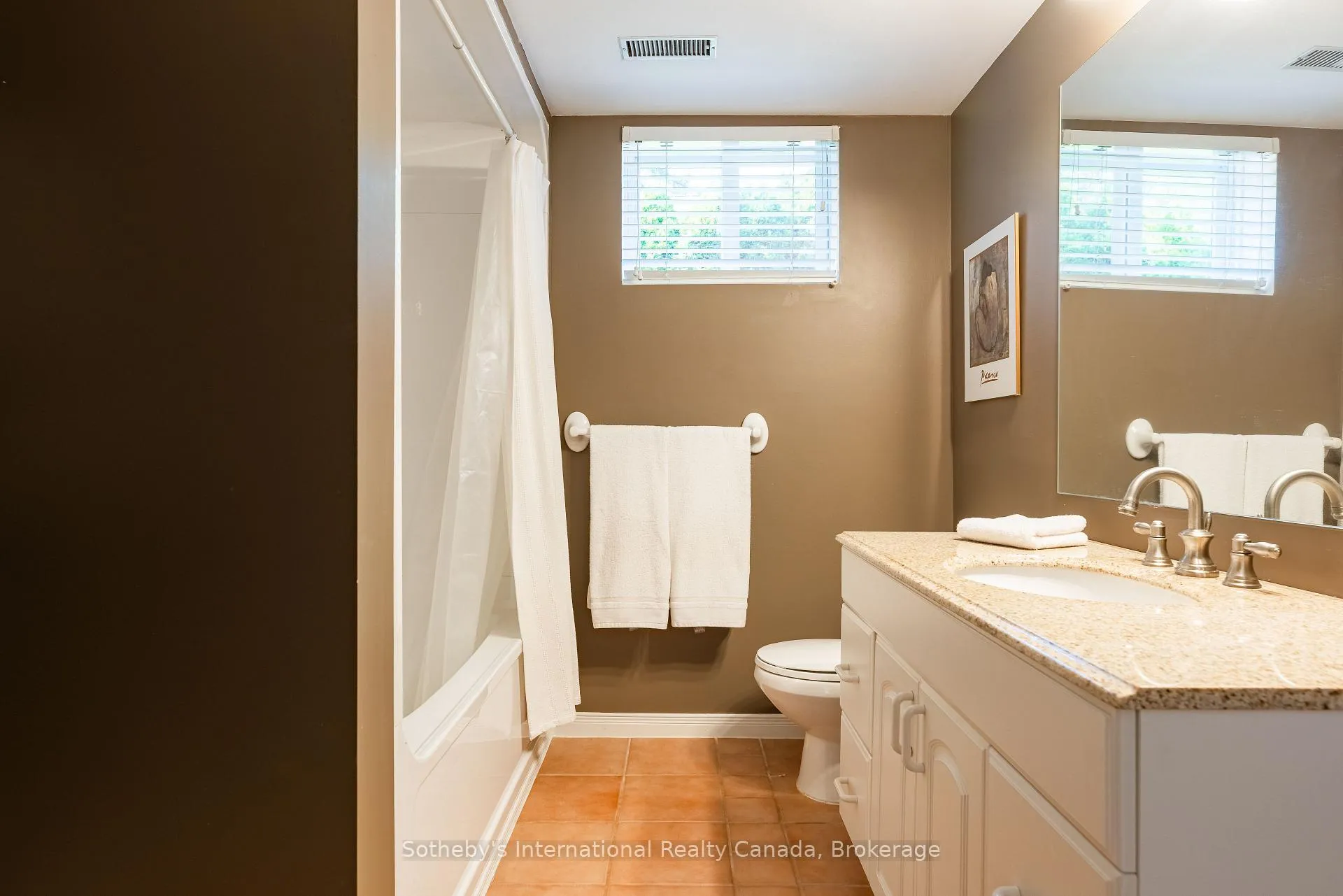 Photo 31 of 4151 Spruce Avenue, Burlington, Shoreacres — HOMEH