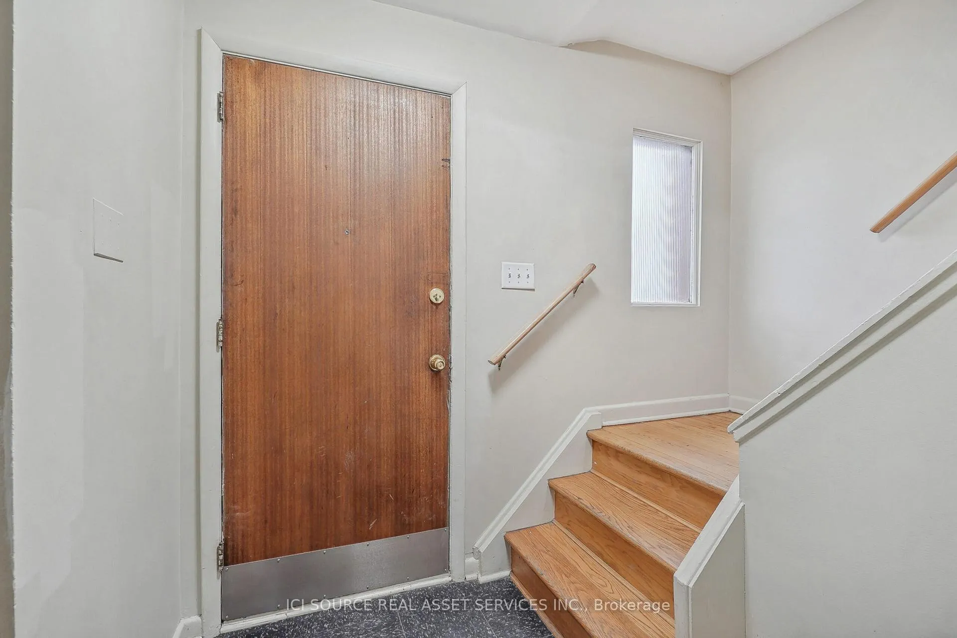 Photo 5 of 1391 Claymor Avenue, Ottawa, Carleton Square — HOMEH