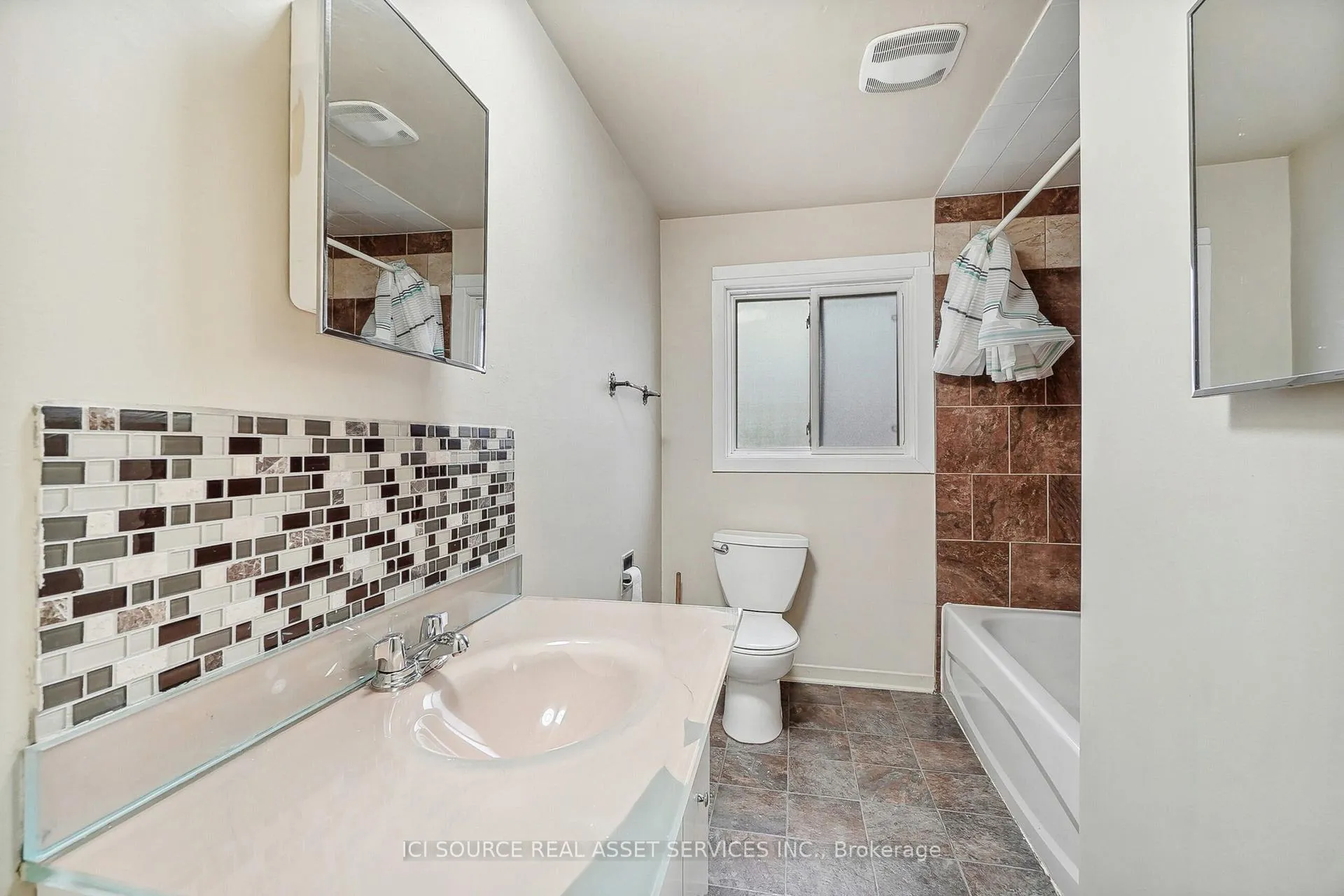 Photo 6 of 1391 Claymor Avenue, Ottawa, Carleton Square — HOMEH