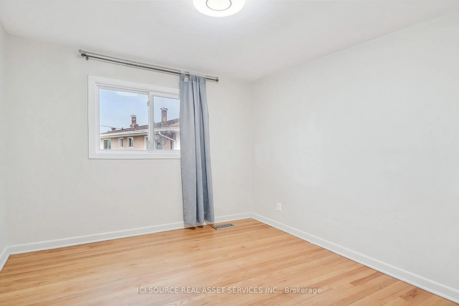 Photo 10 of 1391 Claymor Avenue, Ottawa, Carleton Square — HOMEH