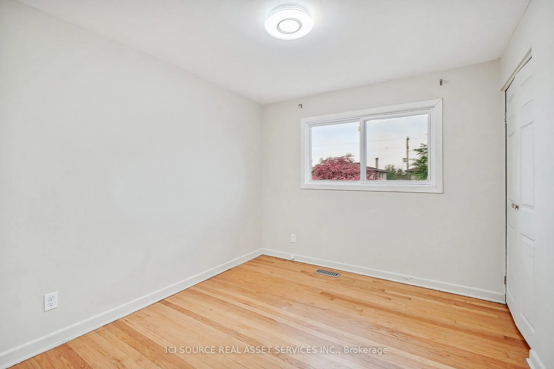 Photo 12 of 1391 Claymor Avenue, Ottawa, Carleton Square — HOMEH
