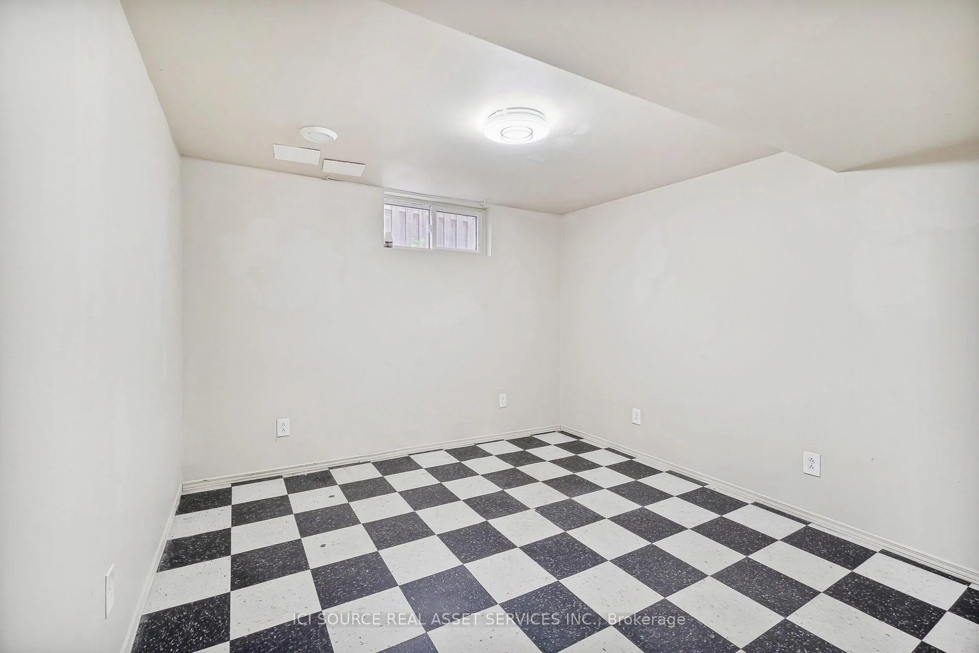 Photo 17 of 1391 Claymor Avenue, Ottawa, Carleton Square — HOMEH