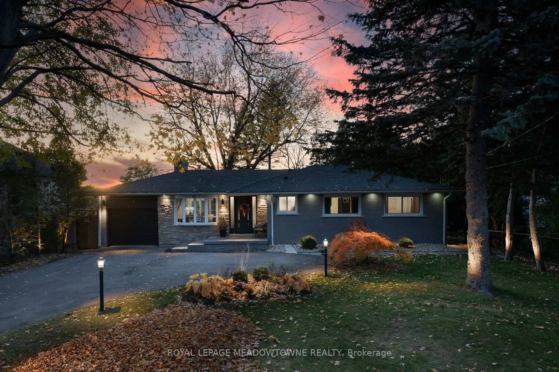 Photo 1 of 4 Chipper Court, Halton Hills, Georgetown — HOMEH