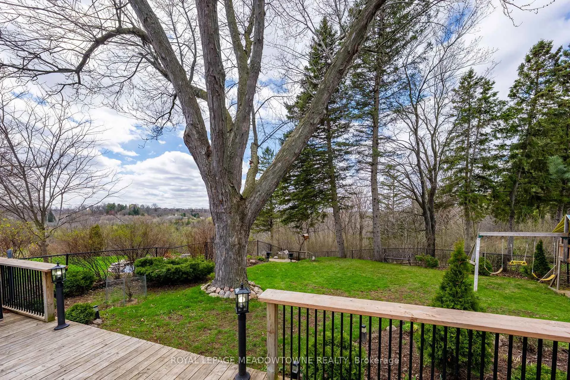 Photo 36 of 4 Chipper Court, Halton Hills, Georgetown — HOMEH