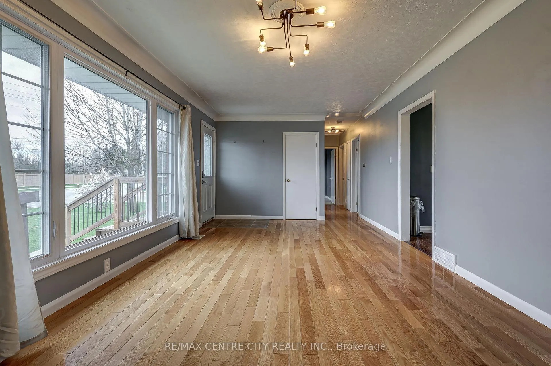 Photo 2 of 784 Elm Street, Central Elgin, Rural Central Elgin — HOMEH