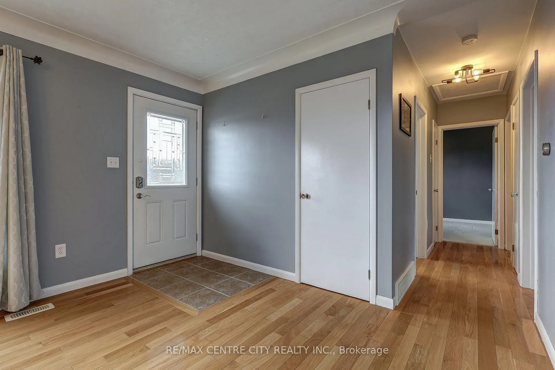 Photo 4 of 784 Elm Street, Central Elgin, Rural Central Elgin — HOMEH
