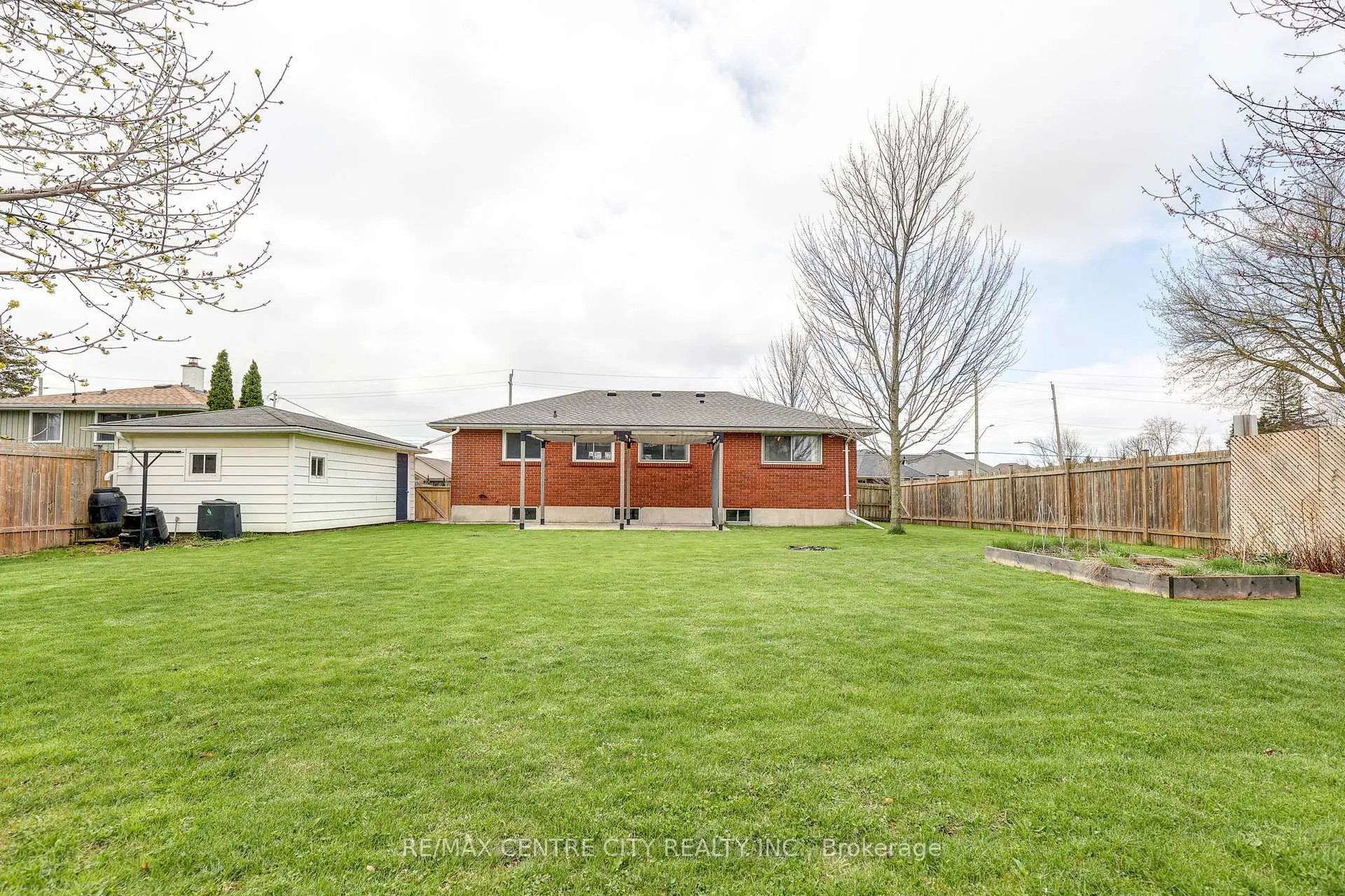 Photo 33 of 784 Elm Street, Central Elgin, Rural Central Elgin — HOMEH