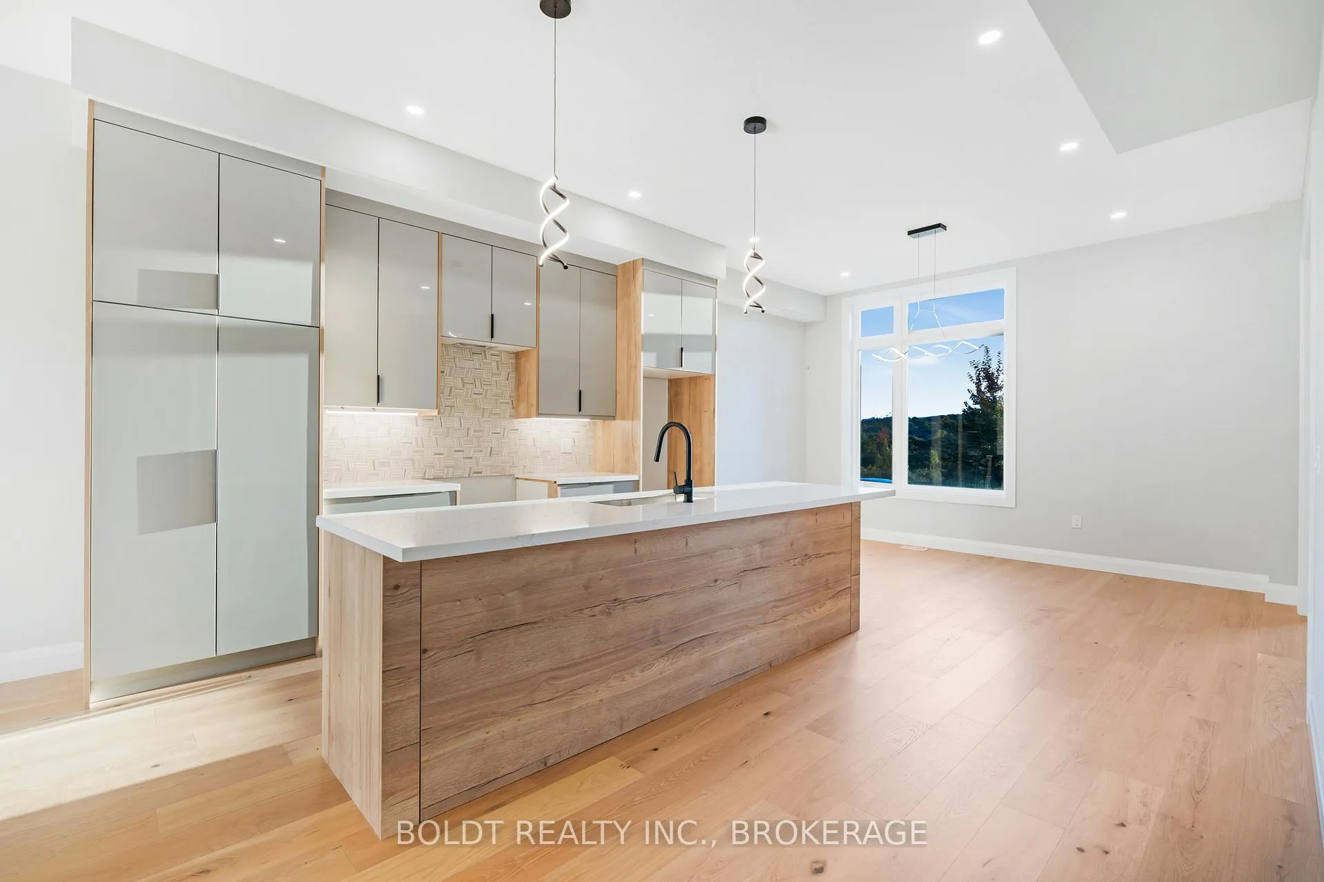 Photo 12 of 35 Wellspring Way, Pelham, Fonthill — HOMEH