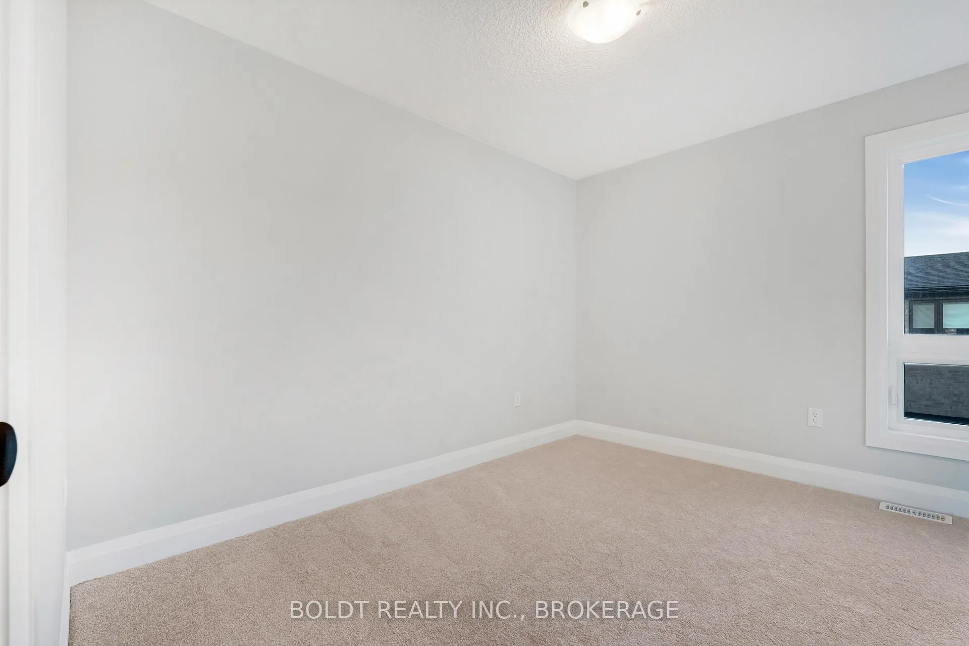 Photo 19 of 35 Wellspring Way, Pelham, Fonthill — HOMEH