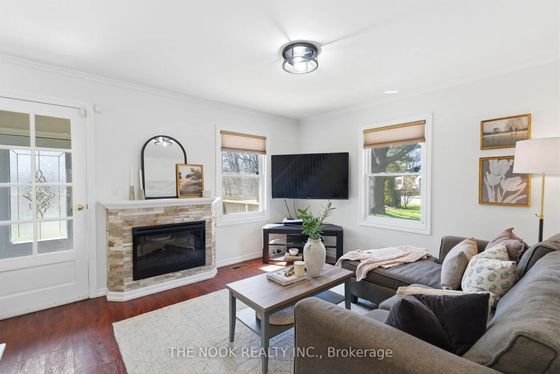 Photo 7 of 24 Birch Crescent, Ajax, Central — HOMEH