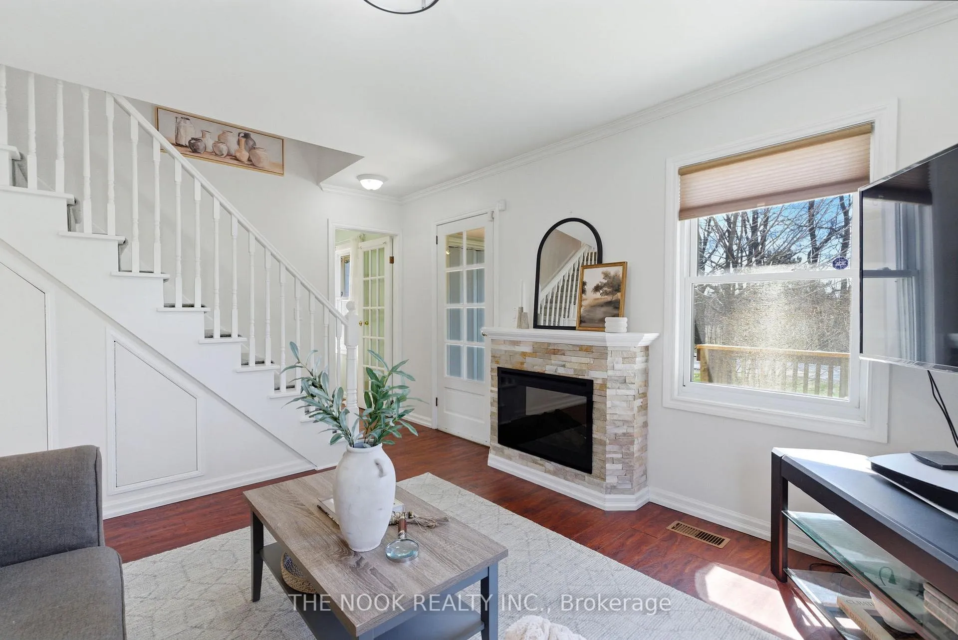 Photo 9 of 24 Birch Crescent, Ajax, Central — HOMEH