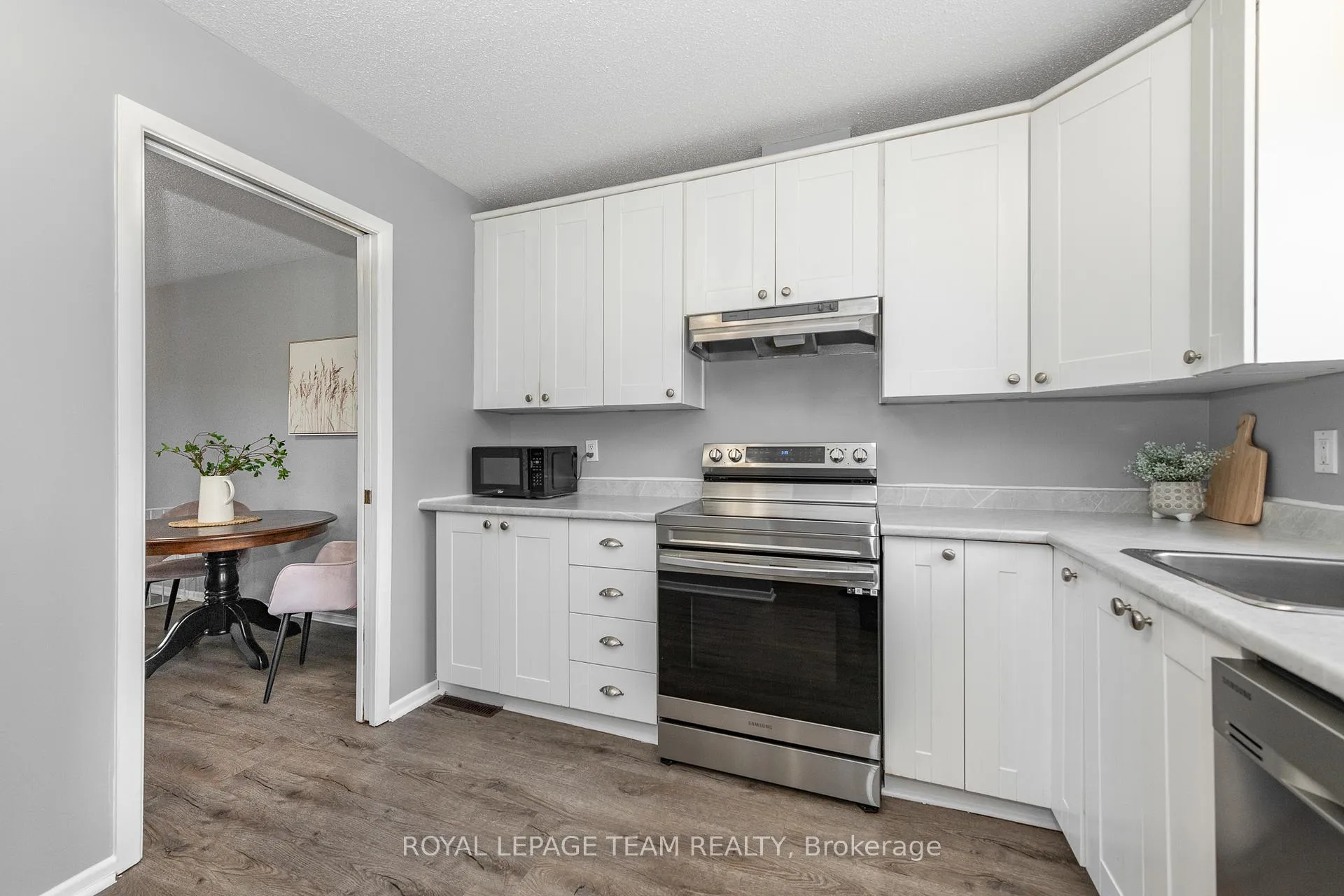 Photo 6 of Unit A, 420 Moodie Drive, Ottawa, Westcliffe Estates — HOMEH